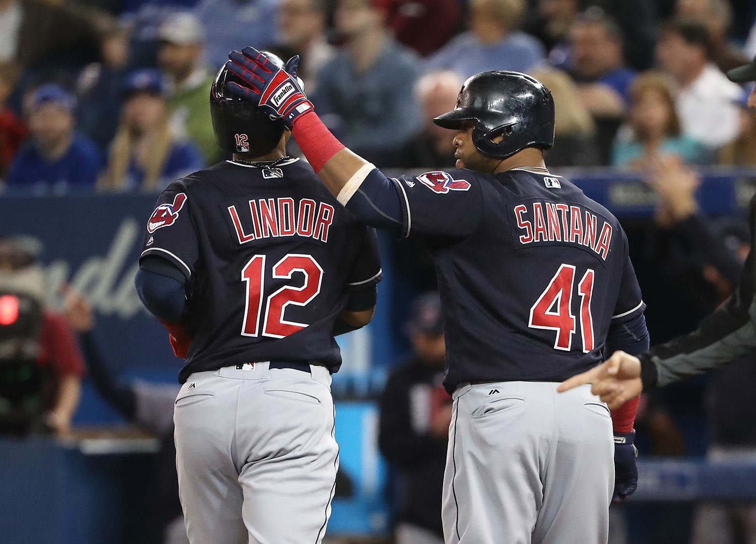 Ryan Goins' hit caps comeback as Blue Jays beat Indians 8-7