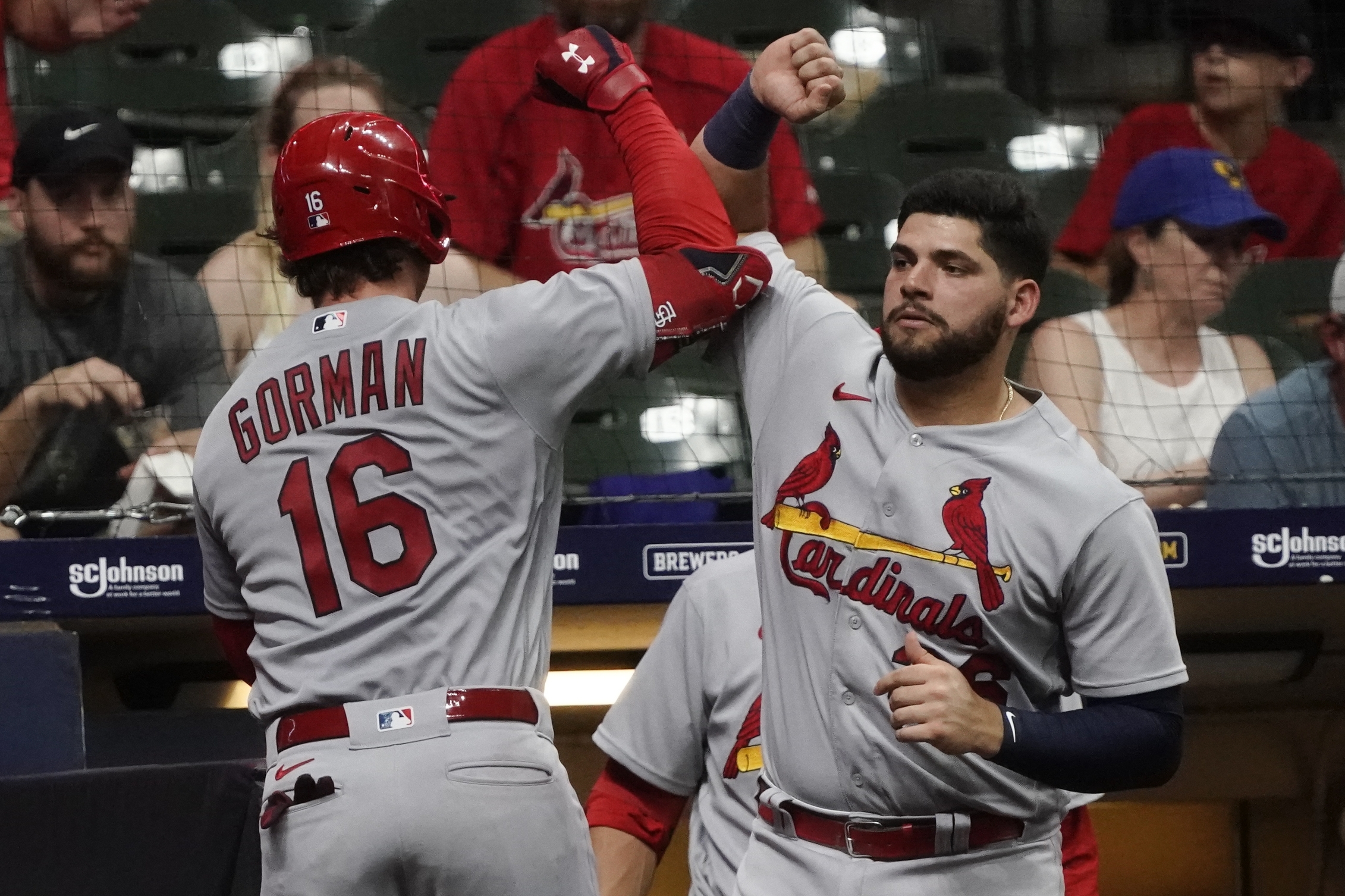 Gorman hits 2 HRs as Cards win to regain share of 1st