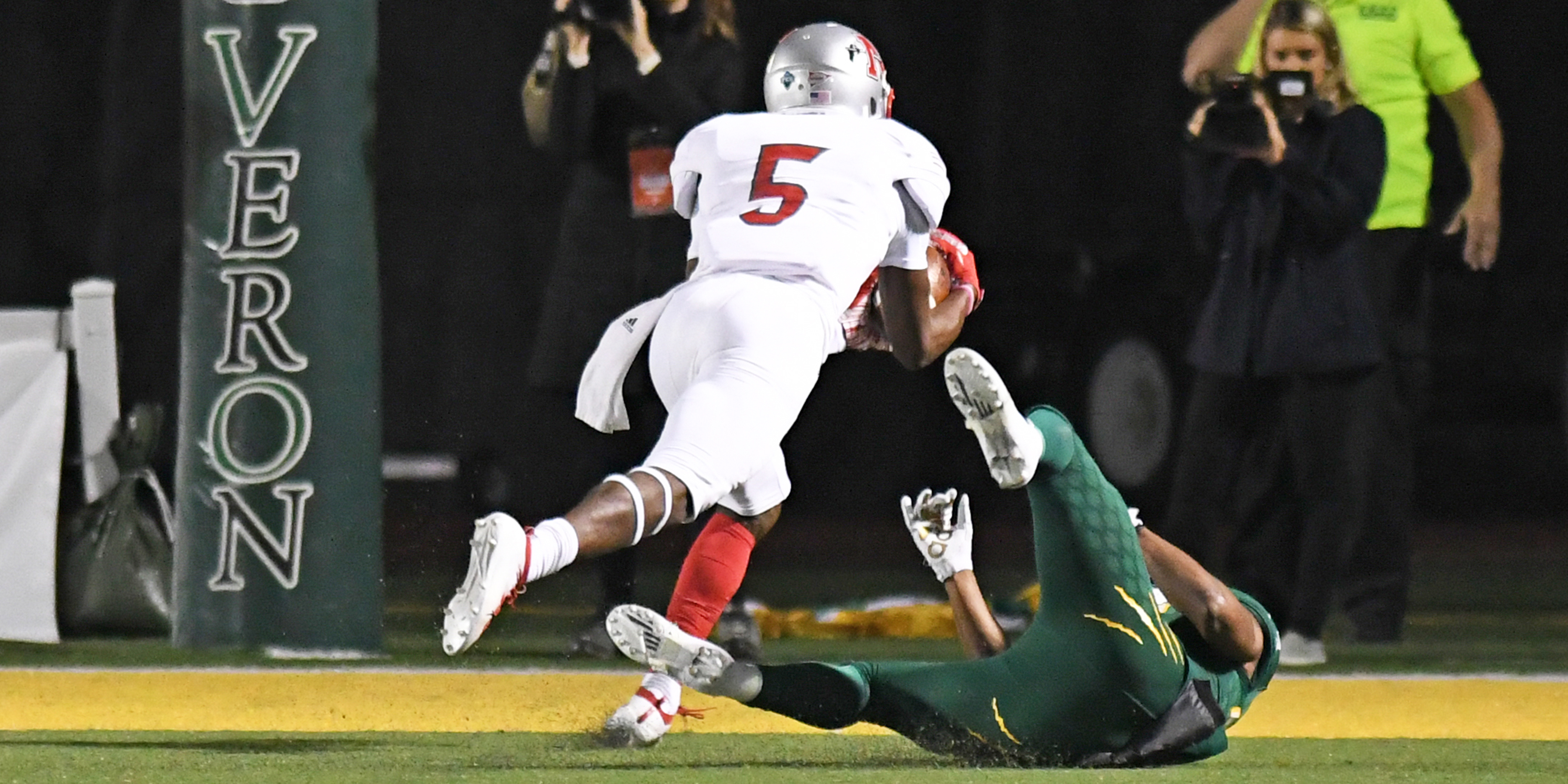 New Orleans Saints quarterback Ian Book threads the needle with 17-yard  pass to wide receiver Dai'Jean Dixon