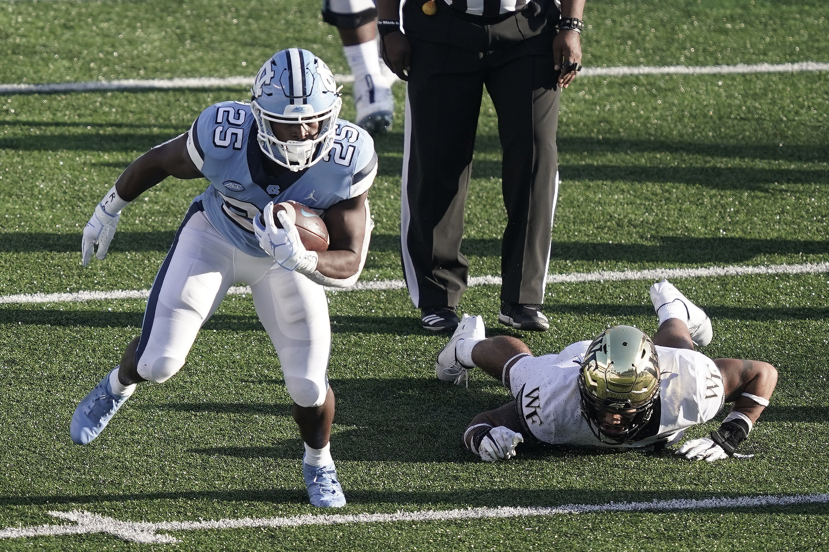 Miami Dolphins running back? North Carolina's Javonte Williams fits.