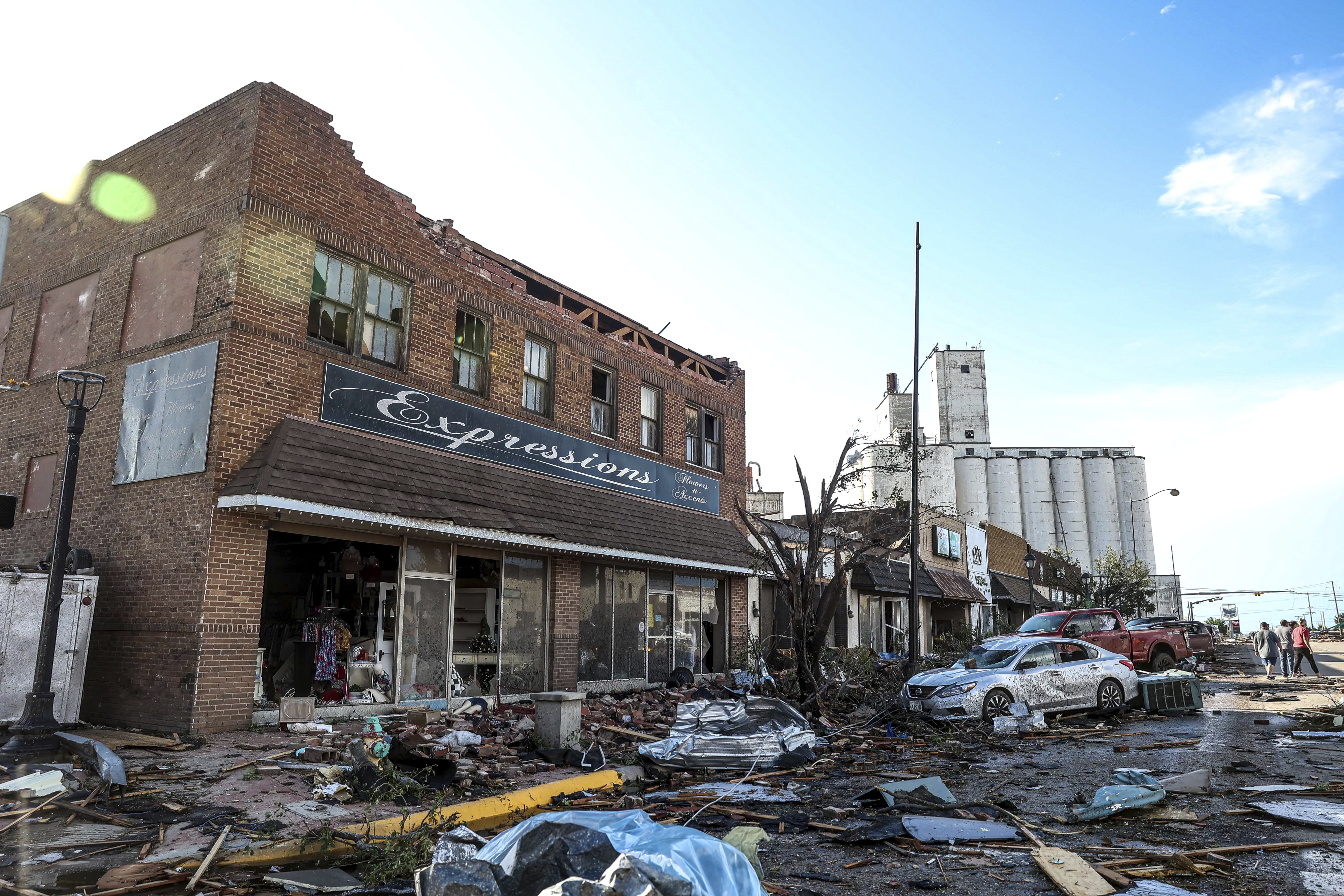 Cleanup underway after storms hit swath of Southern states