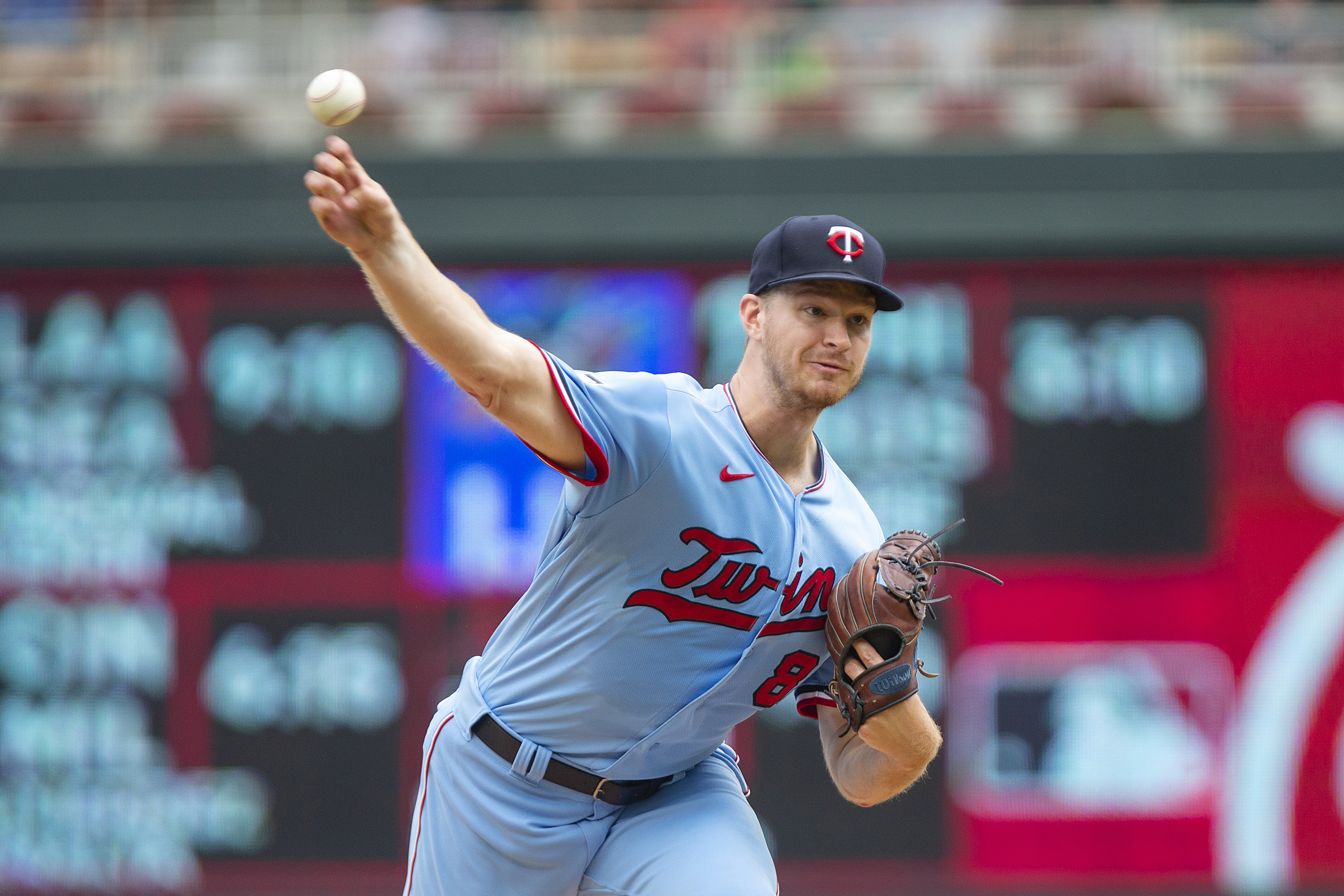 Twins rally for third straight win over Tigers, 9-4