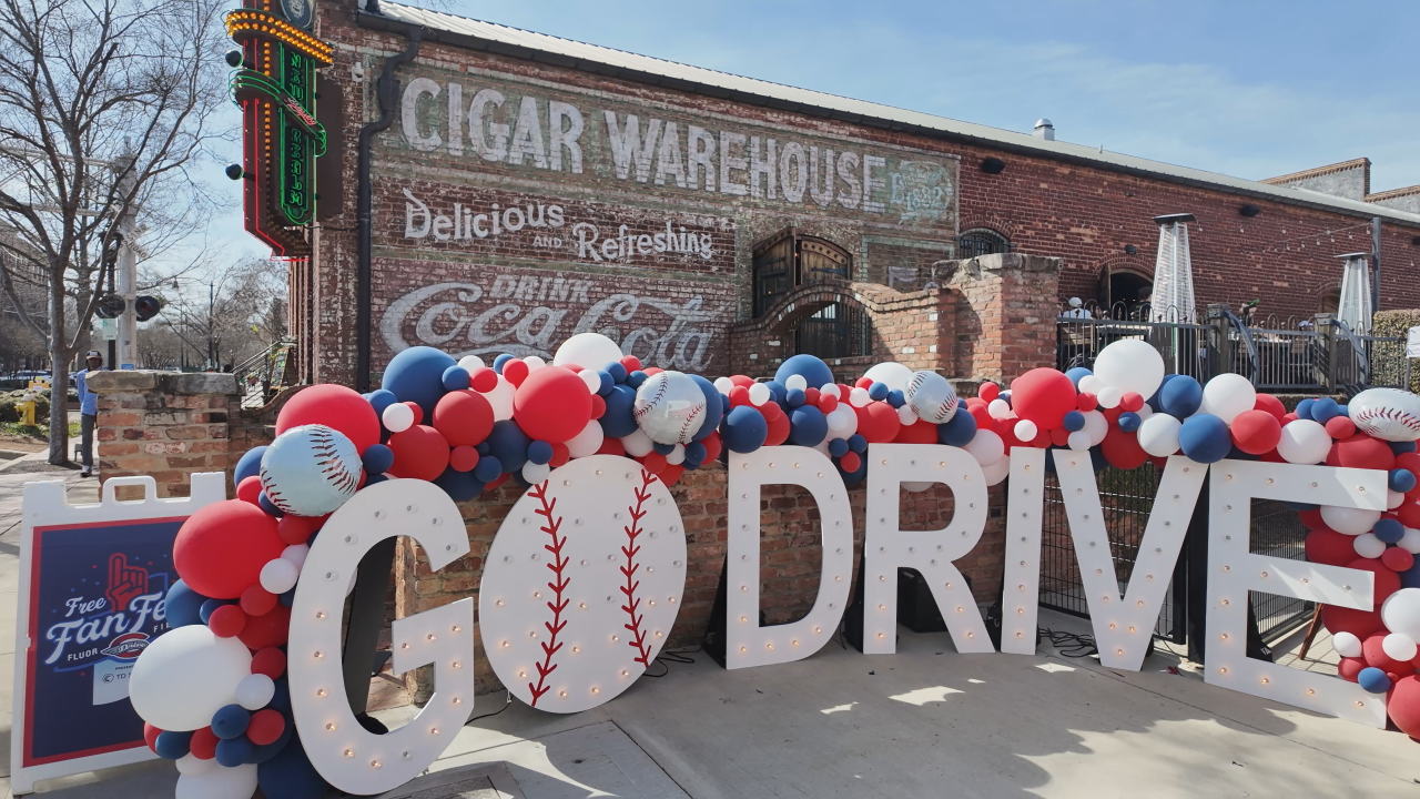 Hernandez, Azocar power Drive past Tourists, 11-5, to take 2-0