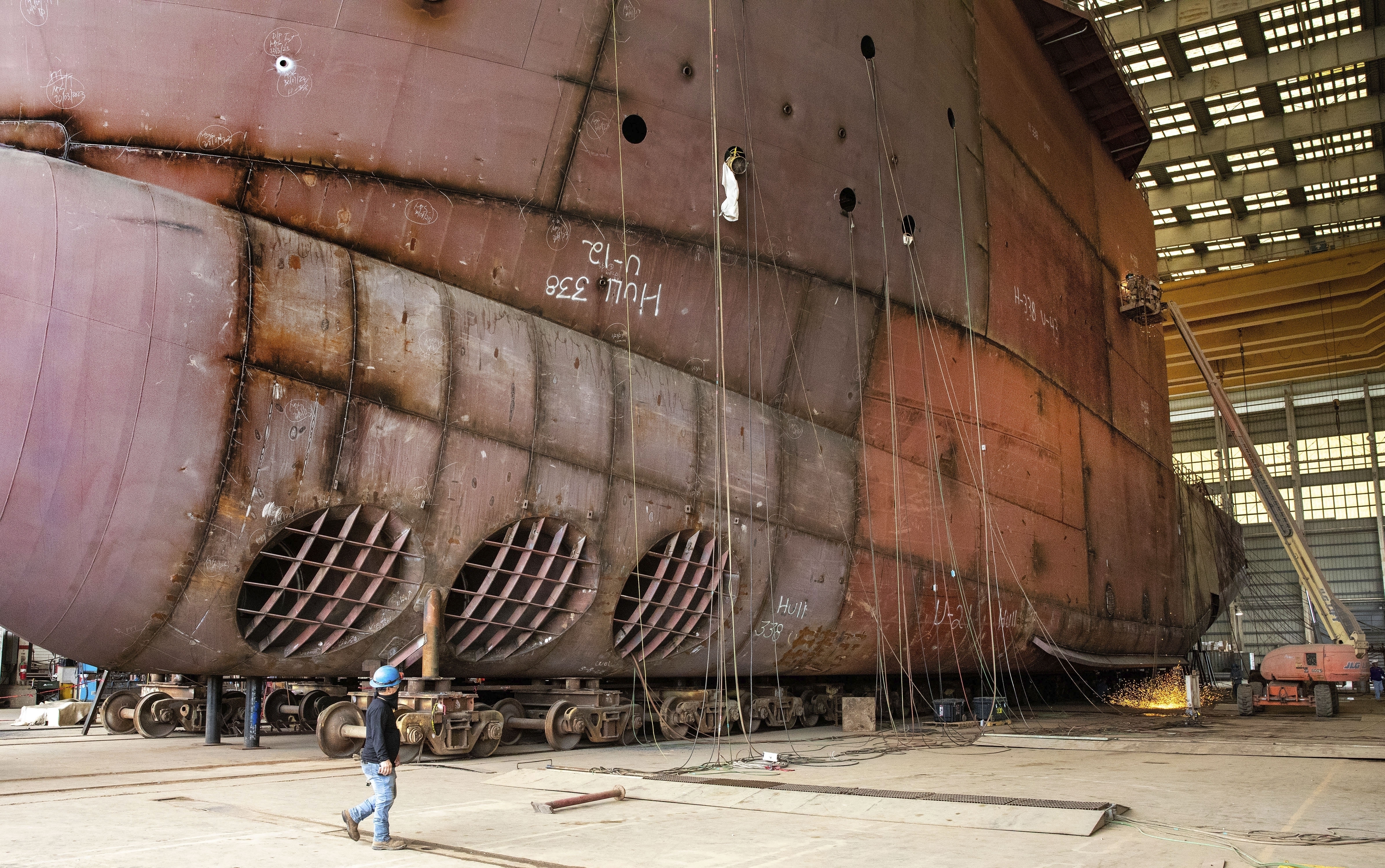 A ship for windpower takes shape in Louisiana oil country