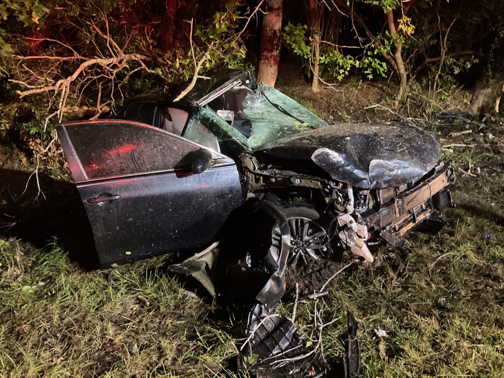 Driver suffers serious injuries after crash in Beaufort County