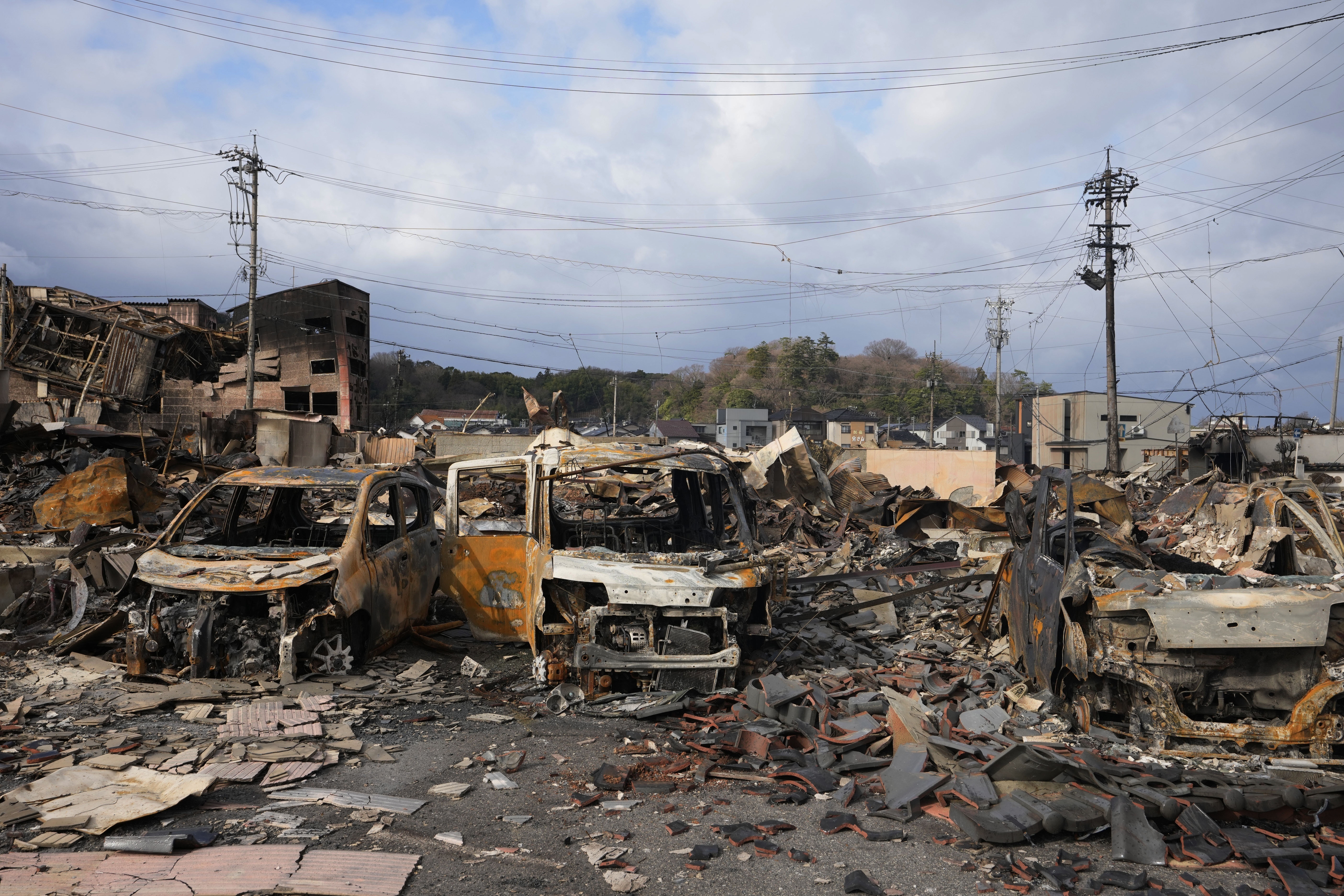 NEIGHBORHOOD×RAID JAPAN Death toll from Japan earthquakes rises to 126 as rain and snow