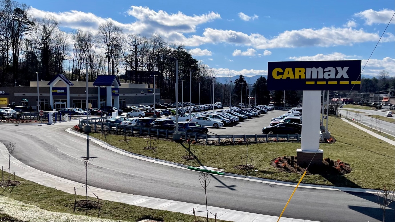 Carmax opens location in Roanoke