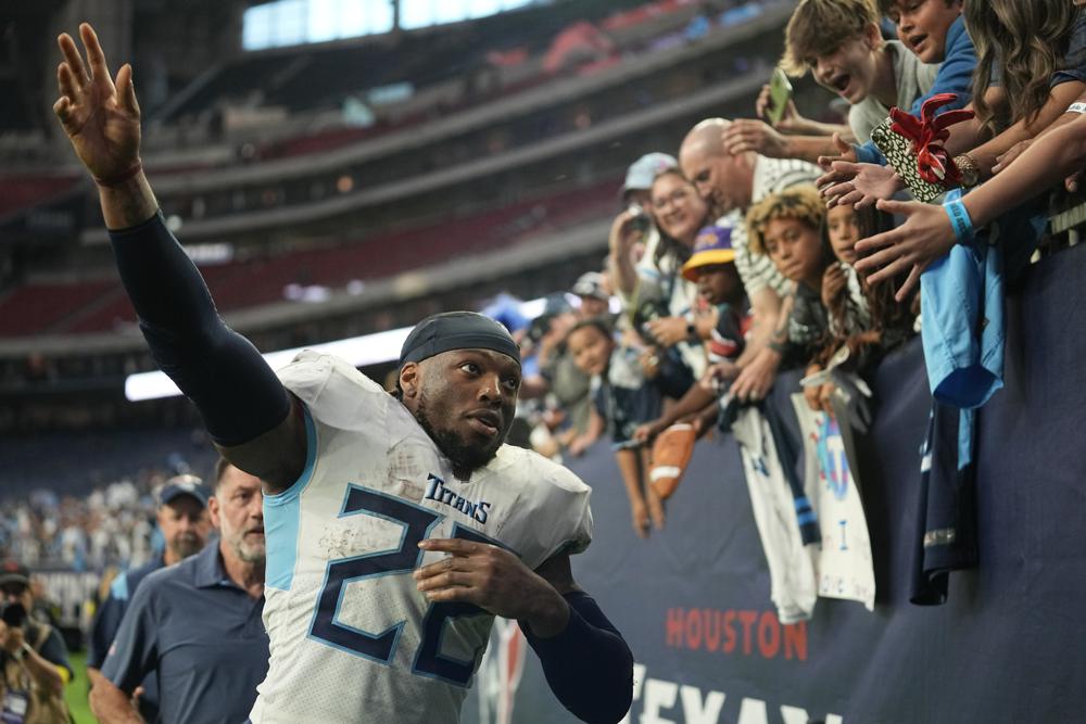 Derrick Henry Named Titans' Nominee For Walter Payton Man of the Year Award