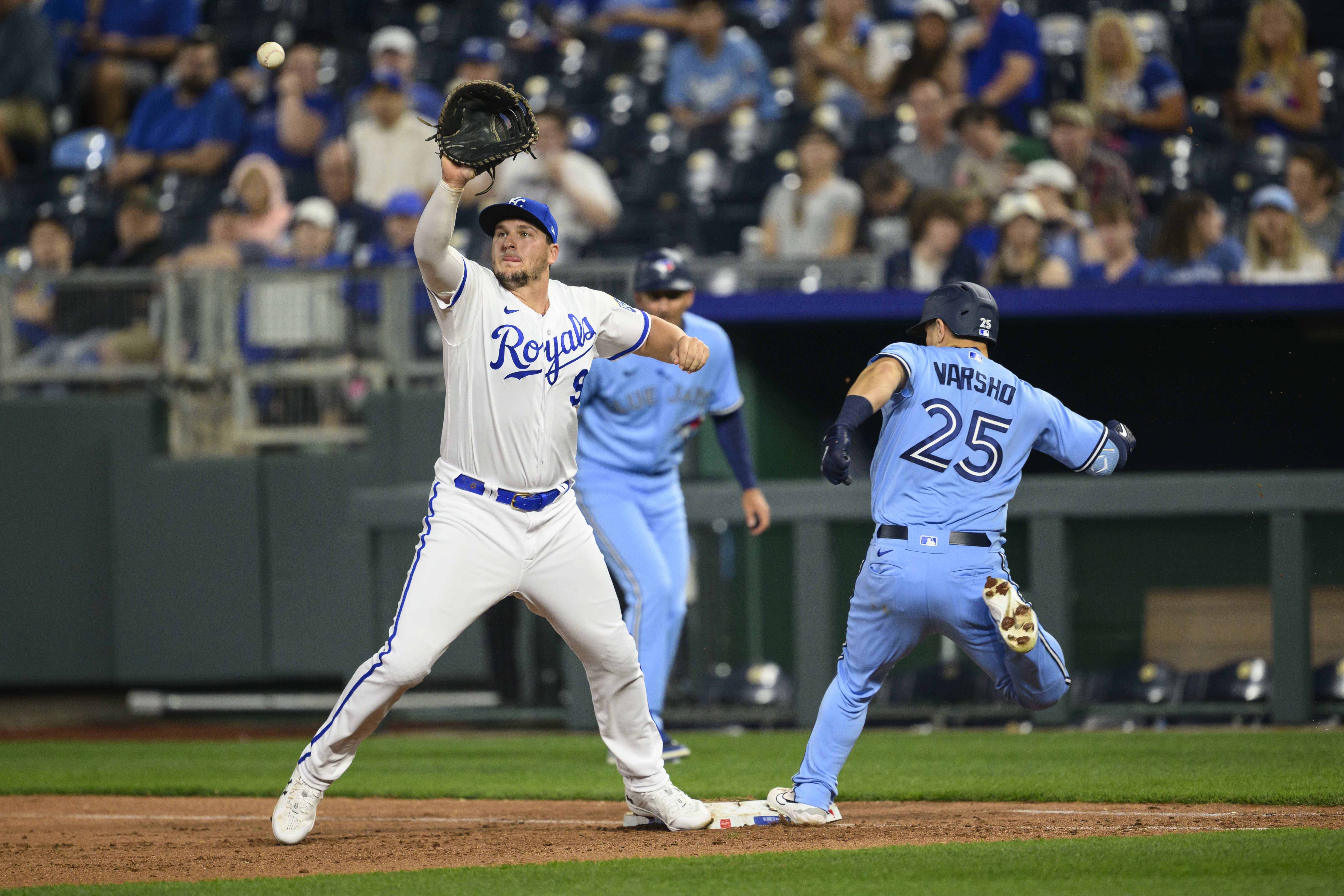 Royals send Whit Merrifield to Blue Jays for 2 players