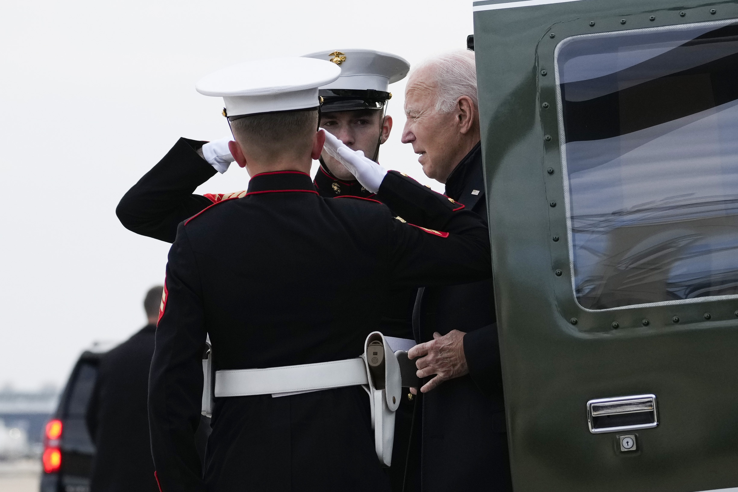 President Biden lands at MSP Airport