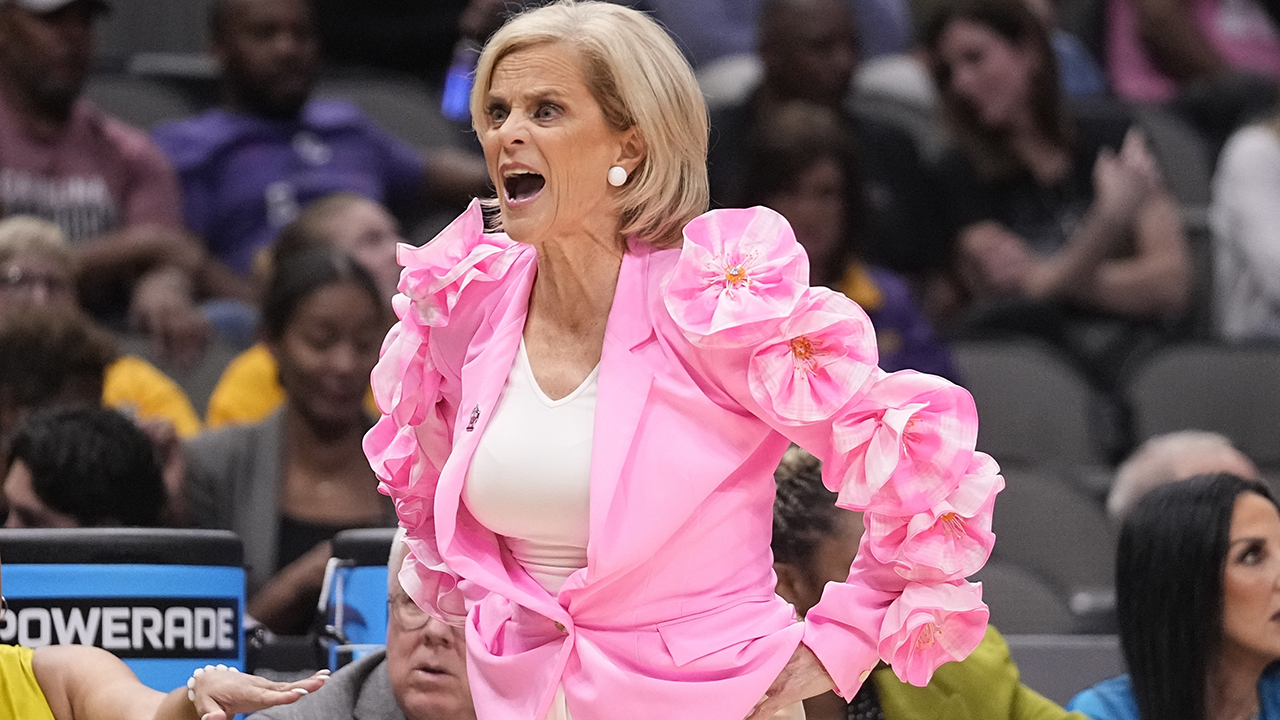 Mulkey, LSU women rally in Final Four, reach 1st title game