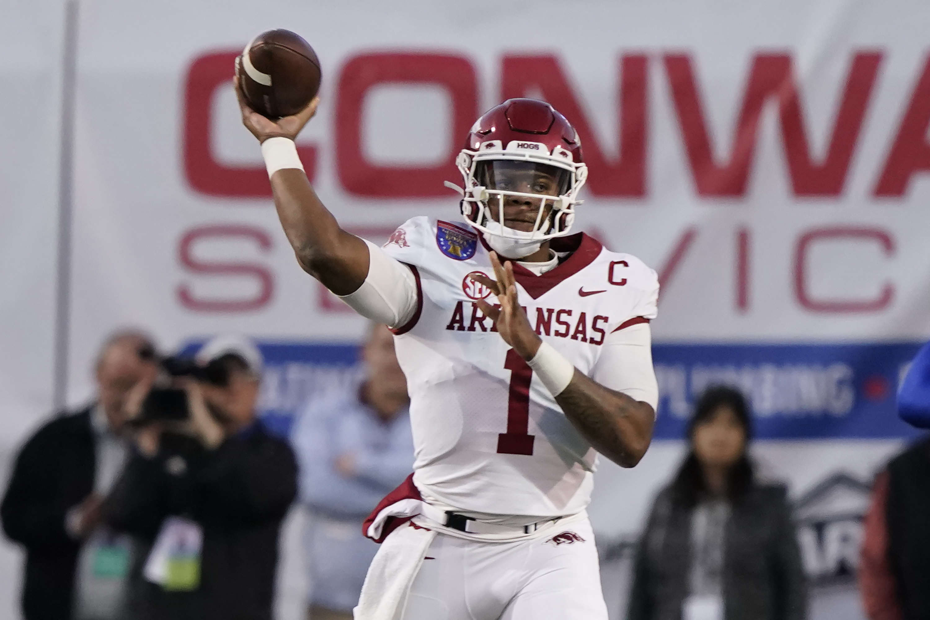 Arkansas vs. Kansas Liberty Bowl: Time, TV, prediction, picks, odds