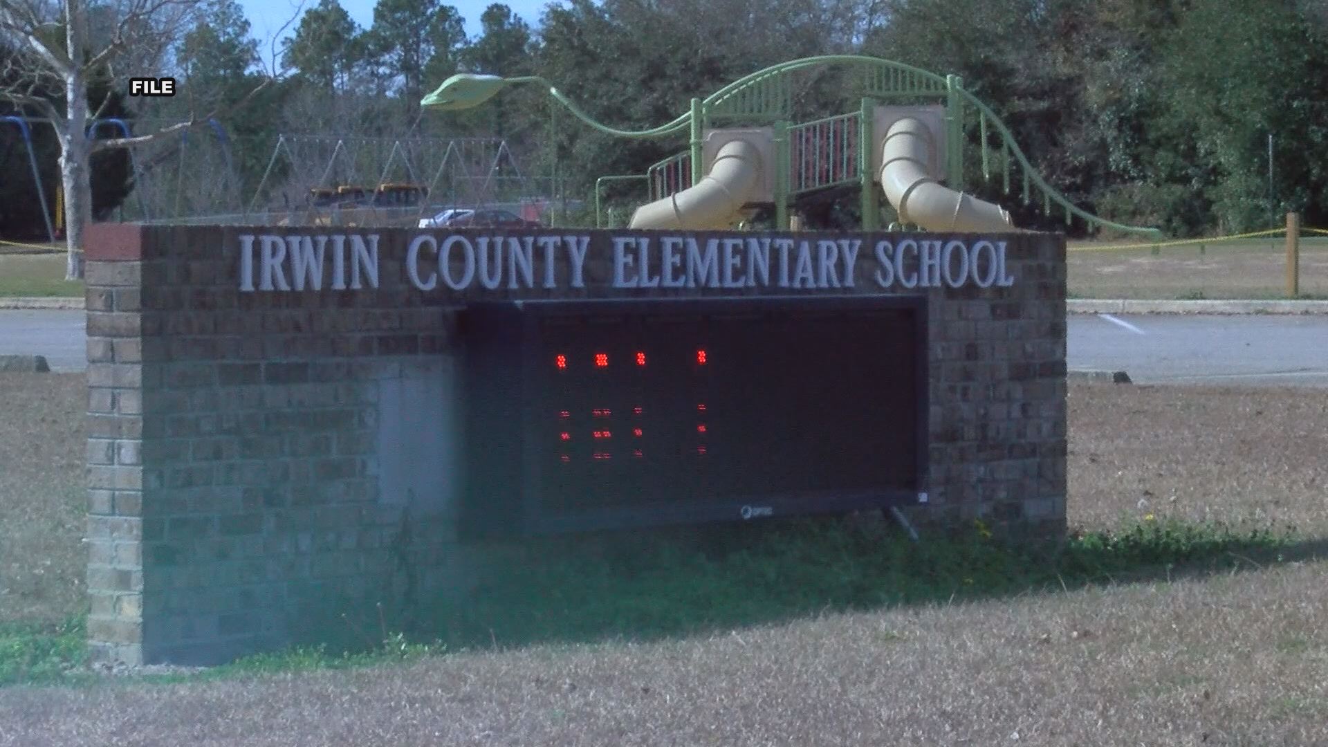 Irwin Co. schools begin hybrid schedule