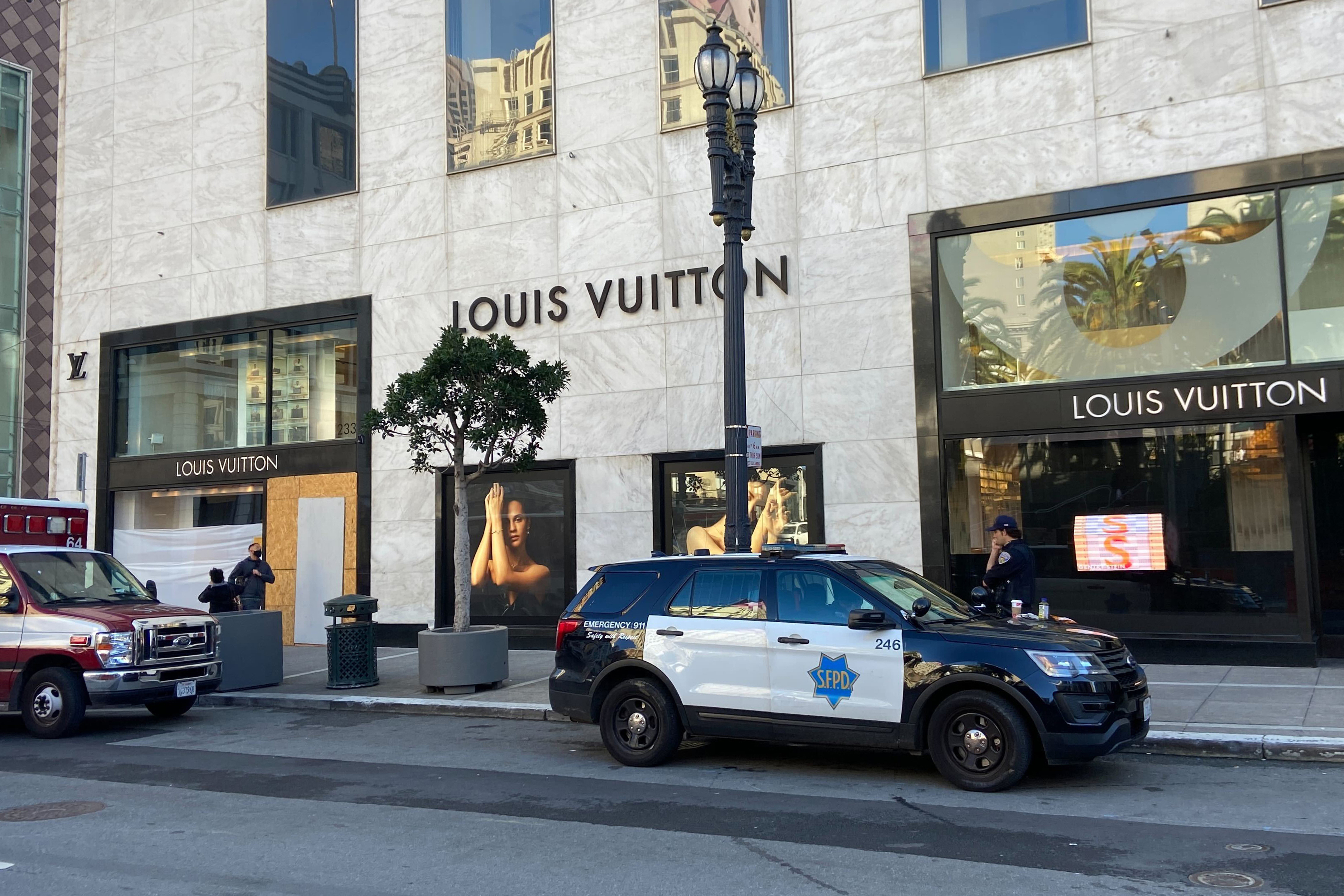 Robaron 138.000 dólares en tienda Louis Vuitton de Brasil