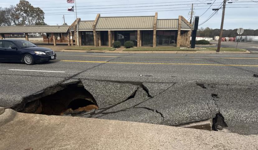 Large sinkhole disrupts traffic in Marshall