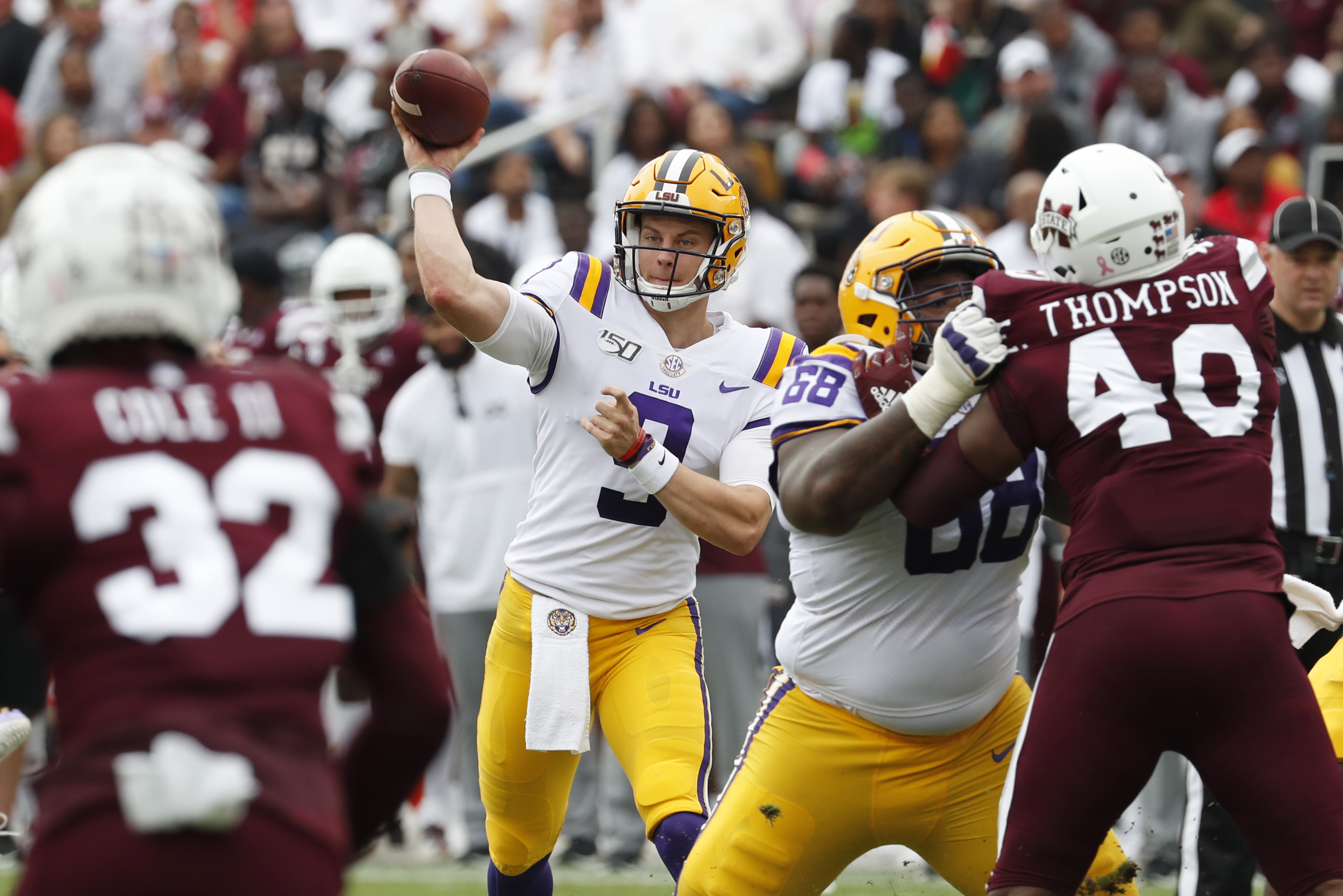 LSU's quarterback Joe Burrow runs for 29 yards to set up a