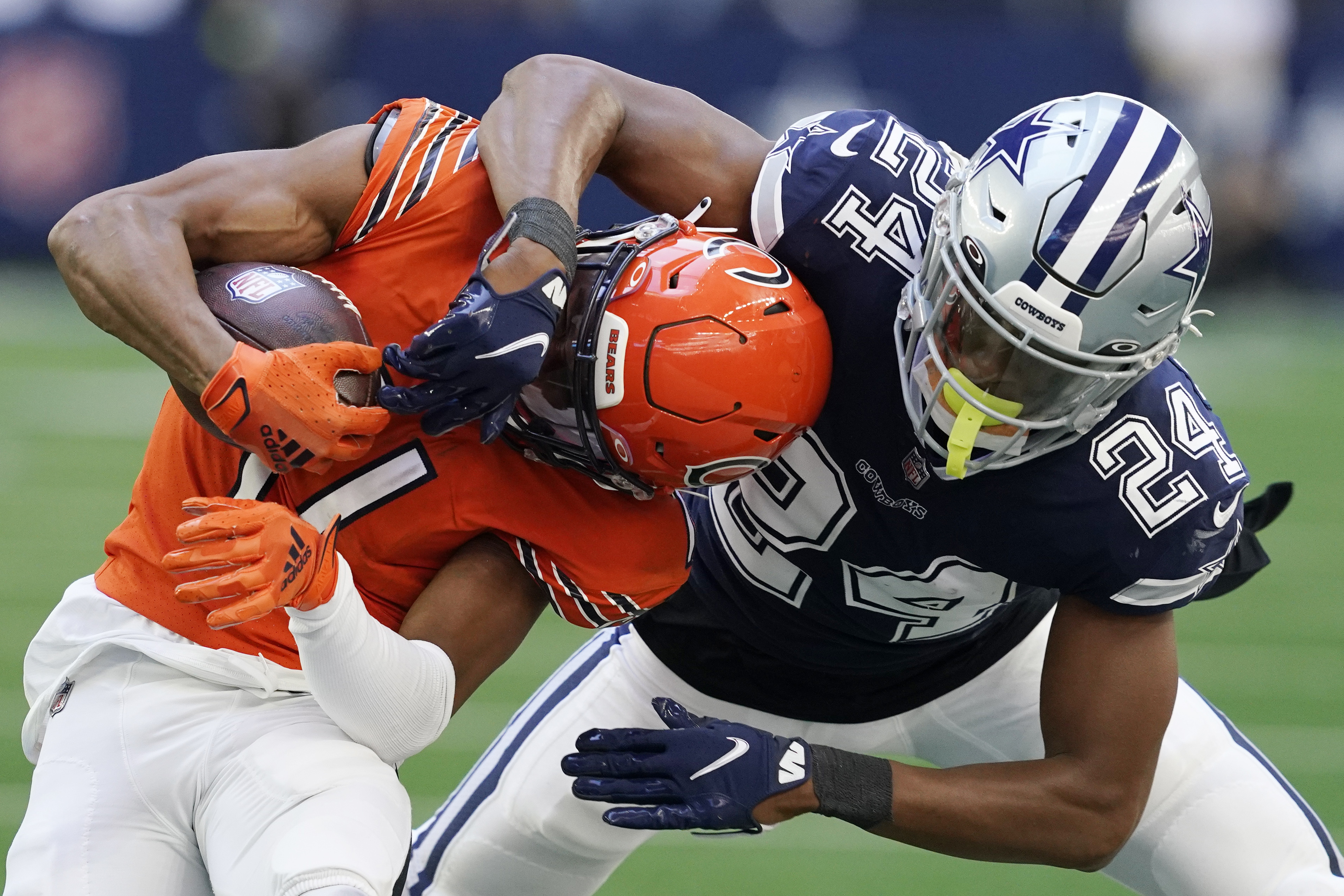 Watch: Darnell Mooney Practices Catching.In His Living Room