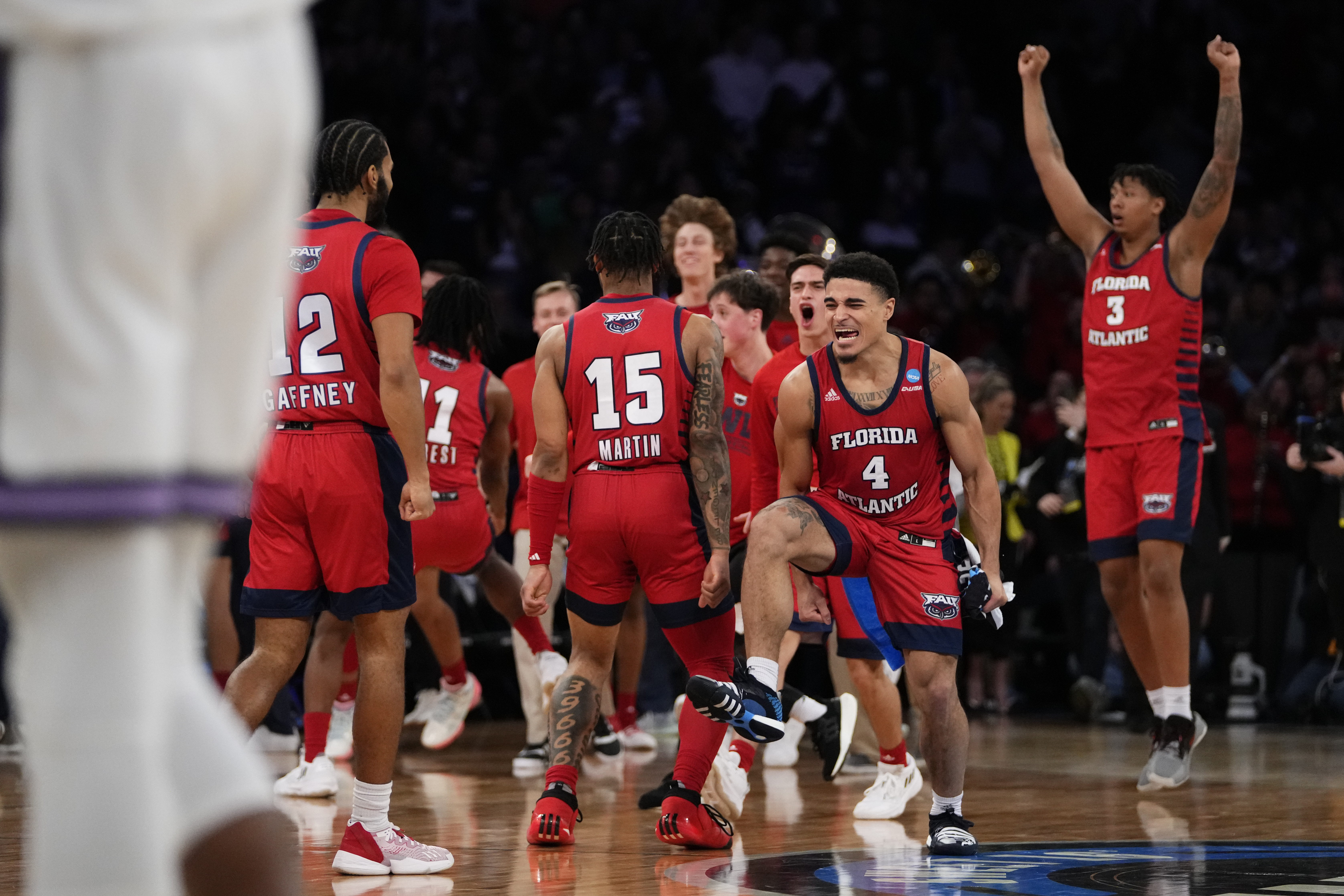 FAU holds off Nowell and K-State to reach 1st Final Four