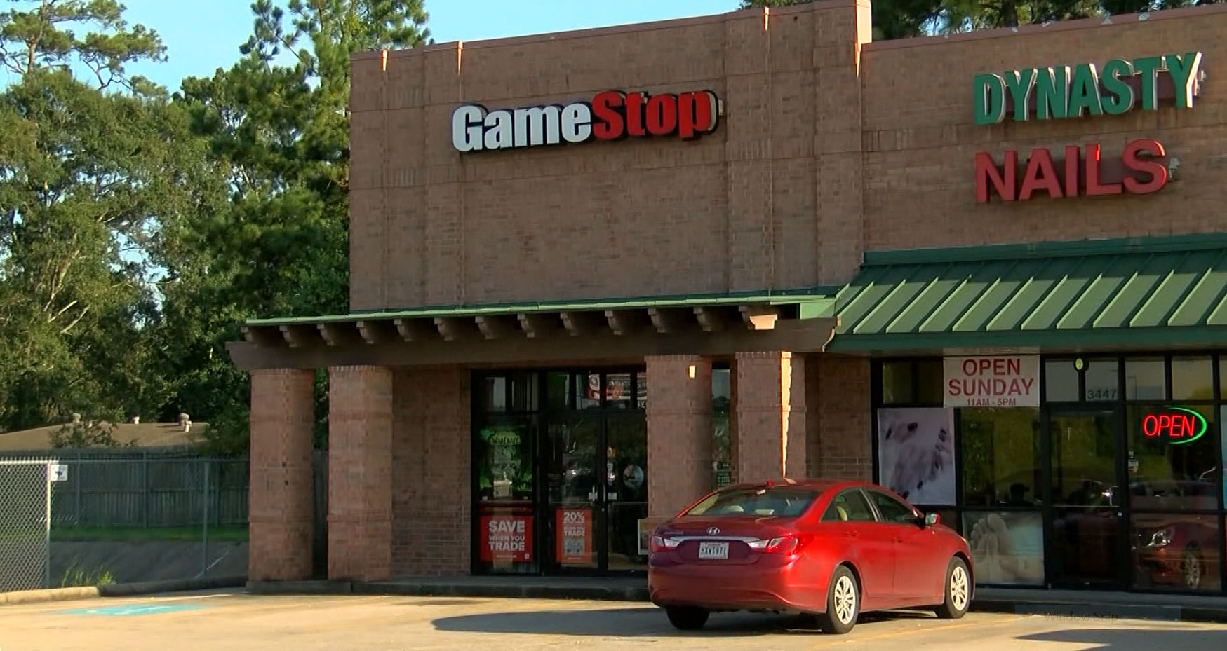 GameStop to close 100 more stores