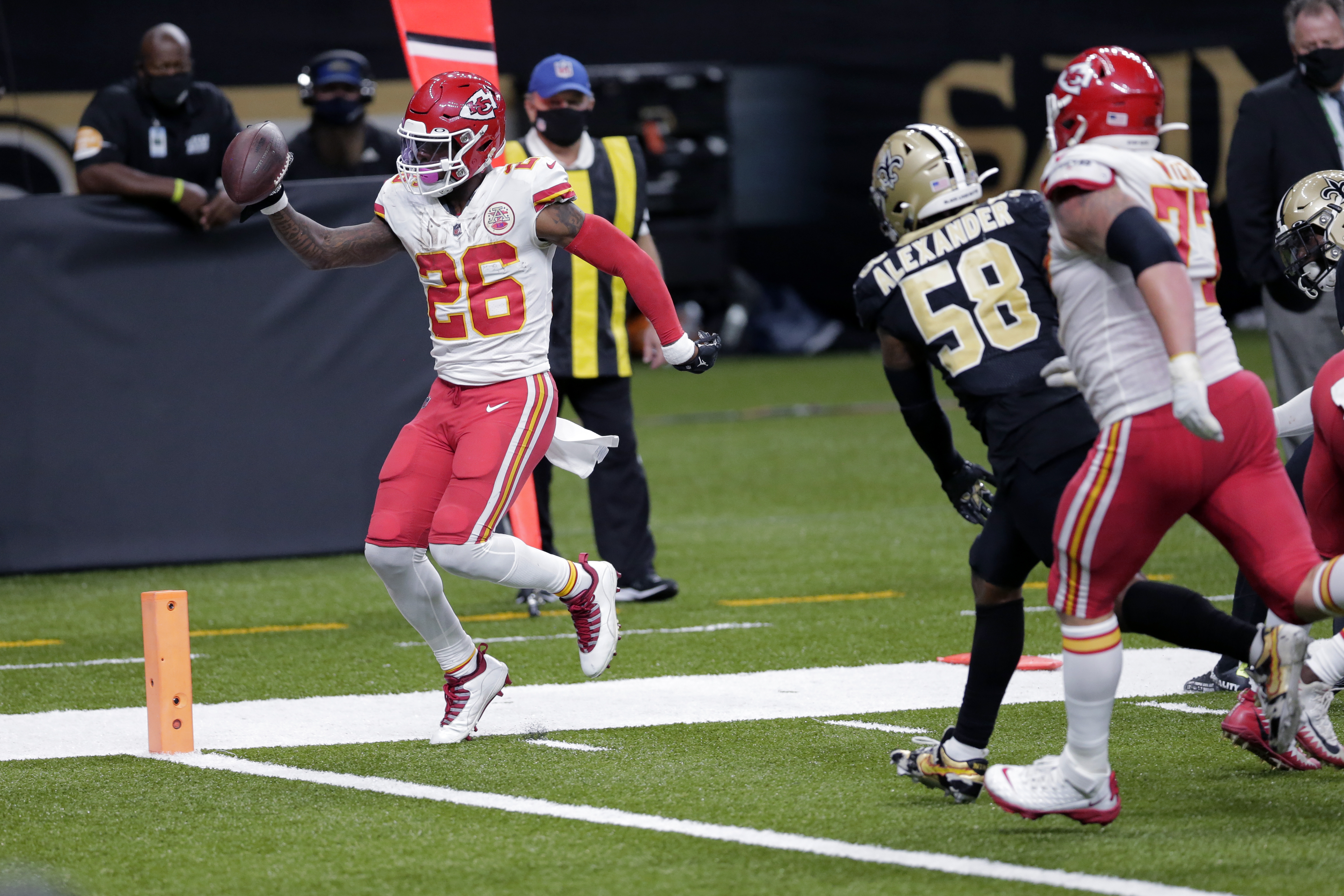 Reactions: Bell intercepts Mahomes in OT to set up game-winning drive