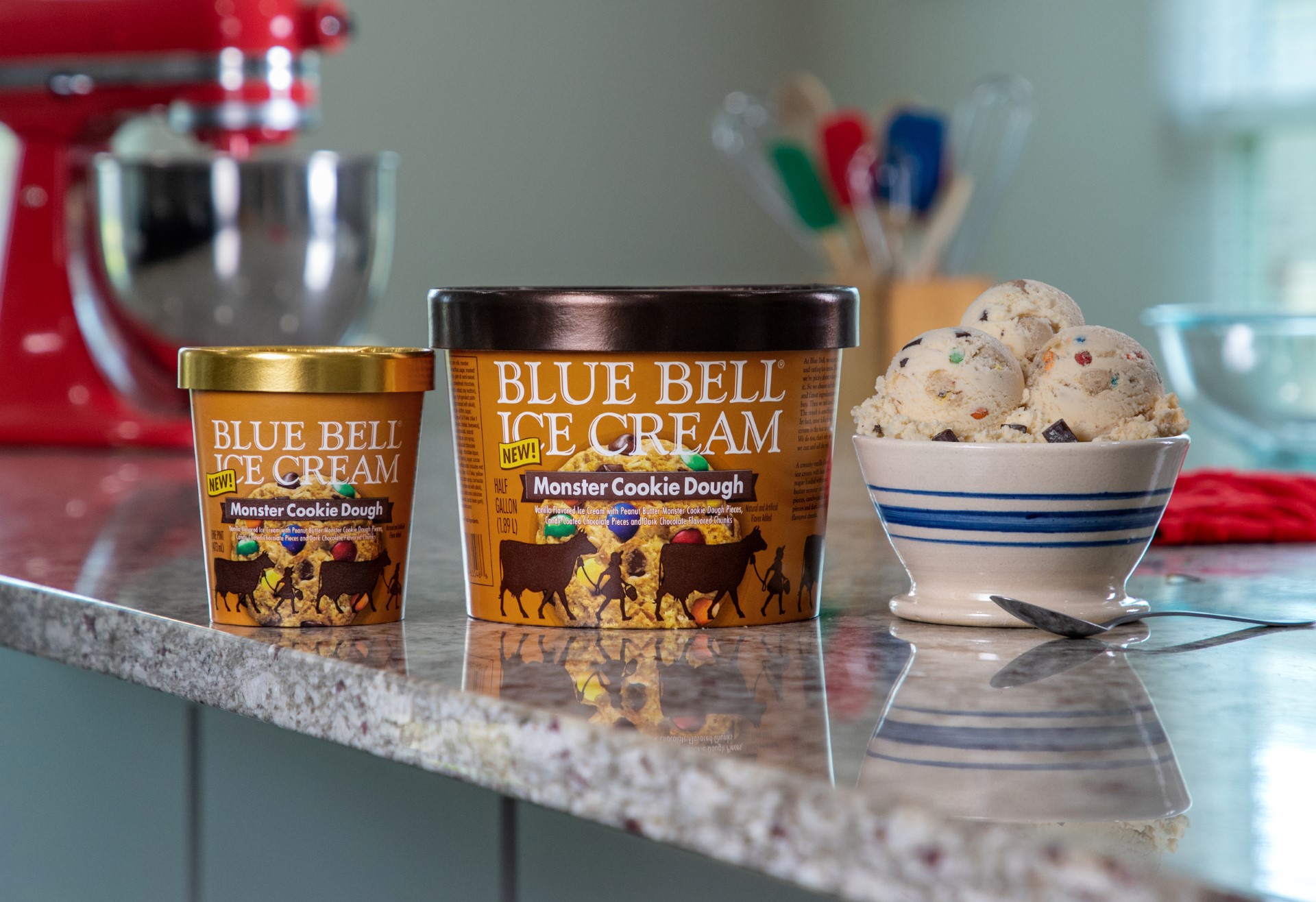 ゴン乳さん専用　BLUEBELL A-35 フラットマンドリン ピックアップ付き Blue Bell debuts a new 'monster' flavor
