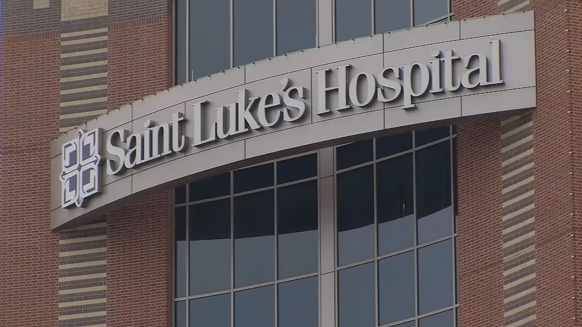 Saint Luke's closing 2 community hospitals in Johnson County