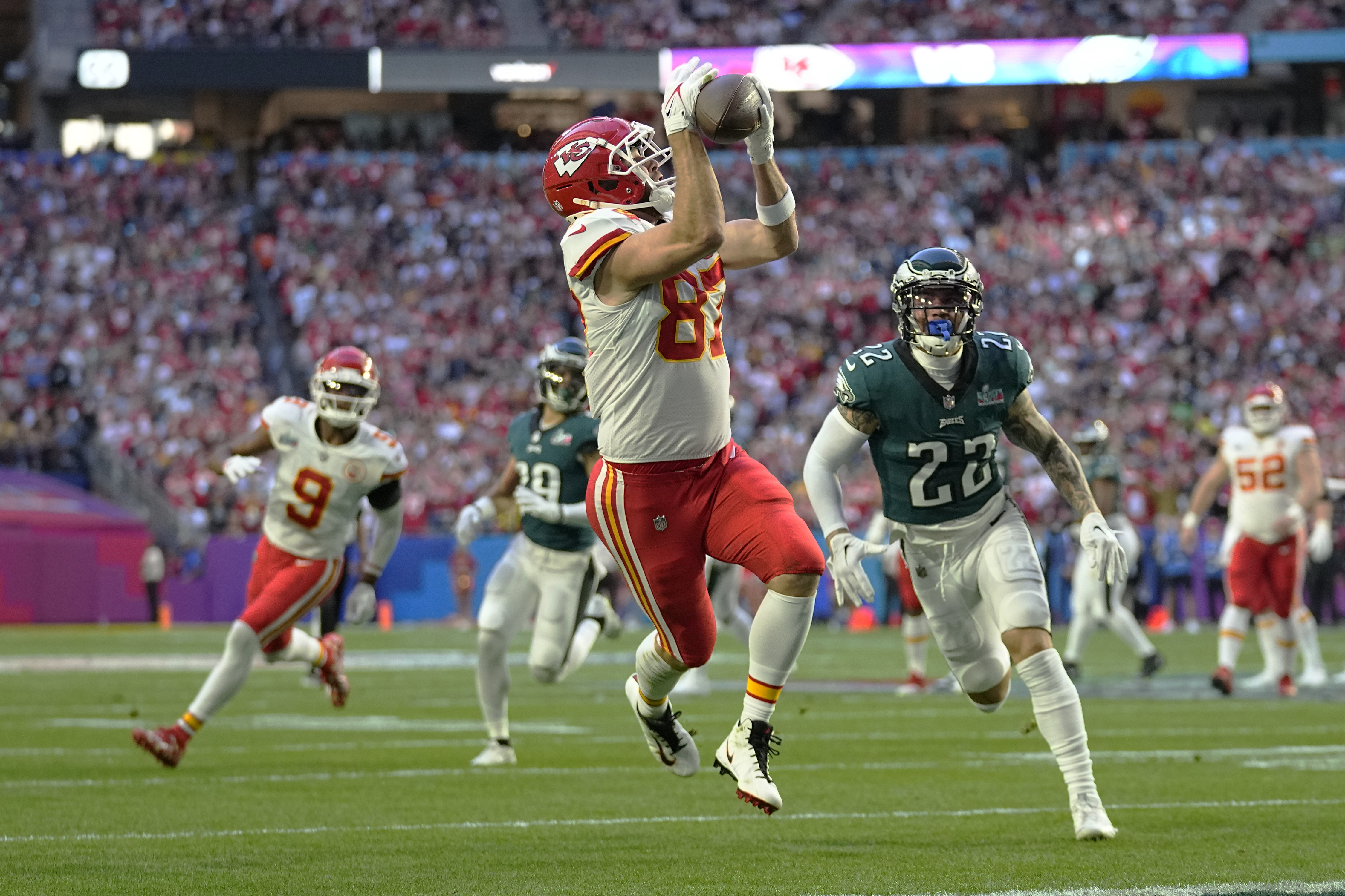 Chiefs' Travis Kelce makes Madden's '99 Club' for record-breaking