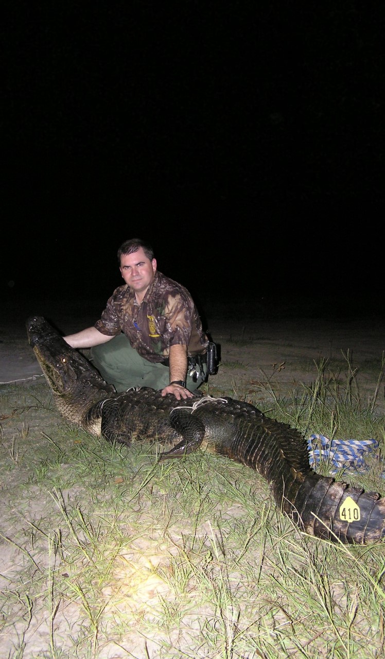 A 10-foot alligator has broken the Mississippi record. It could be 100  years old.