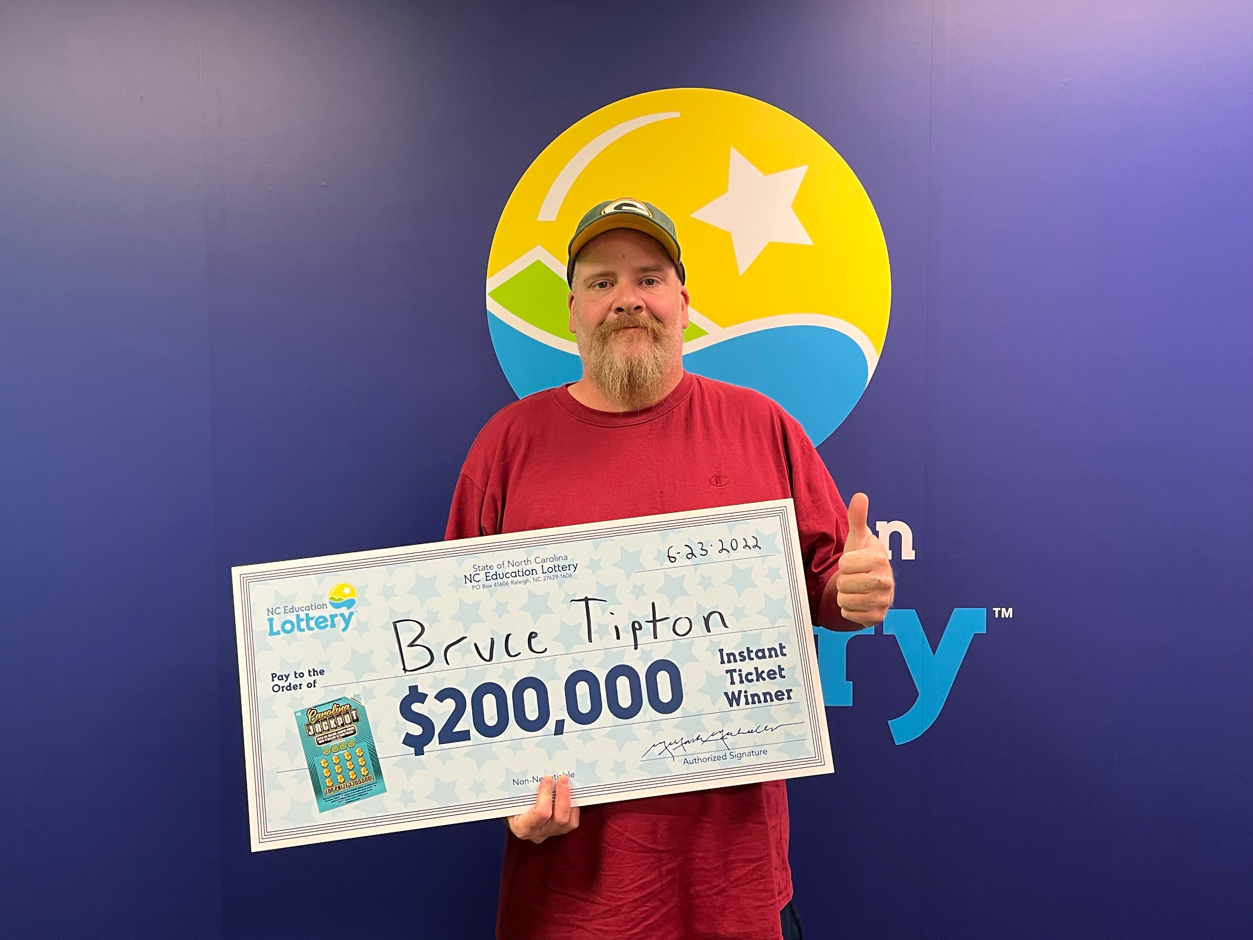 North Carolina man buys lottery ticket during halftime of Pittsburgh  Steelers game, wins $100,000