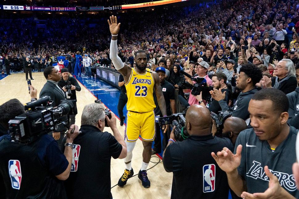 LeBron James Passes Kobe Bryant for 3rd on NBA Scoring List