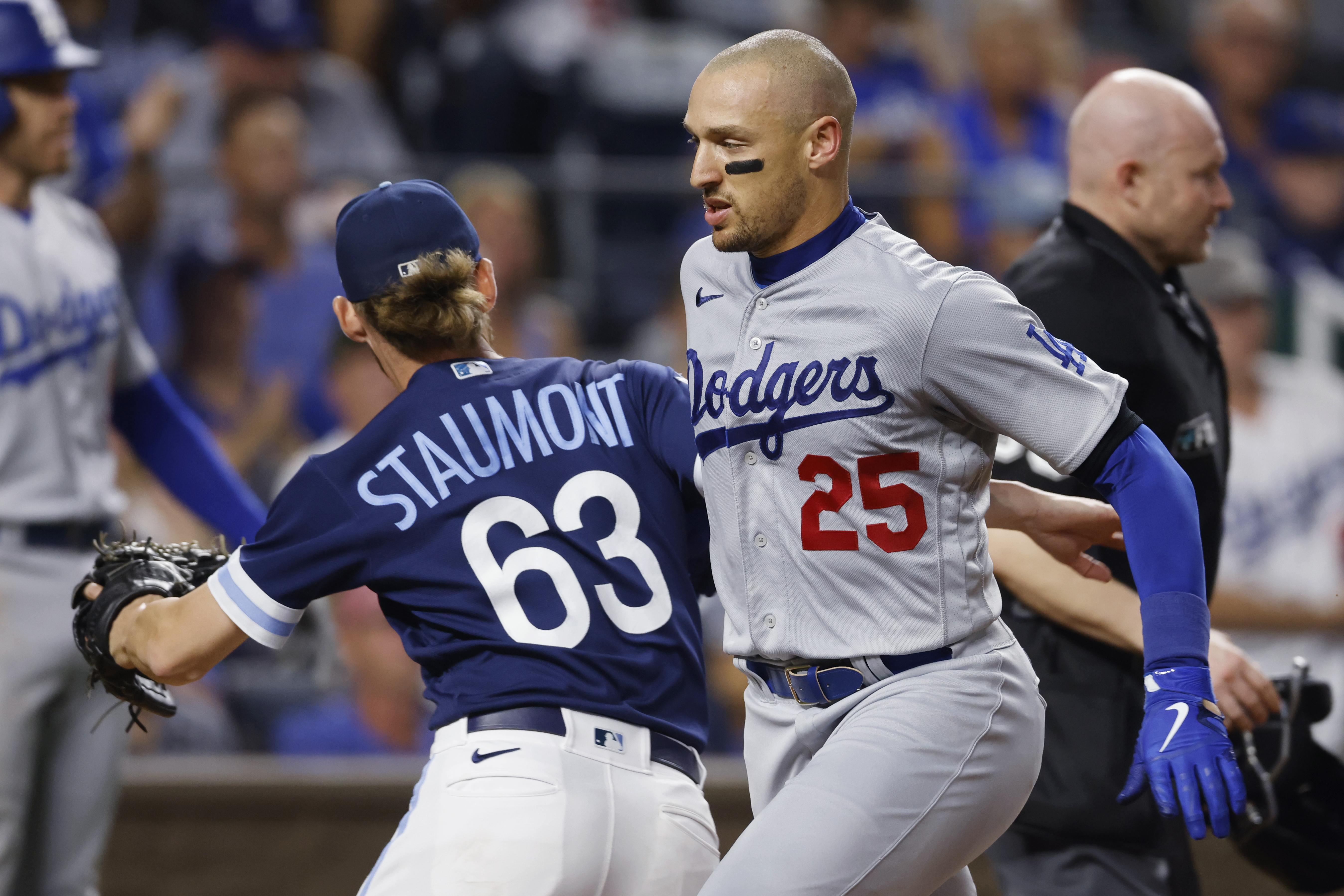 Dodgers Austin Barnes activated, Tony Wolters designated for