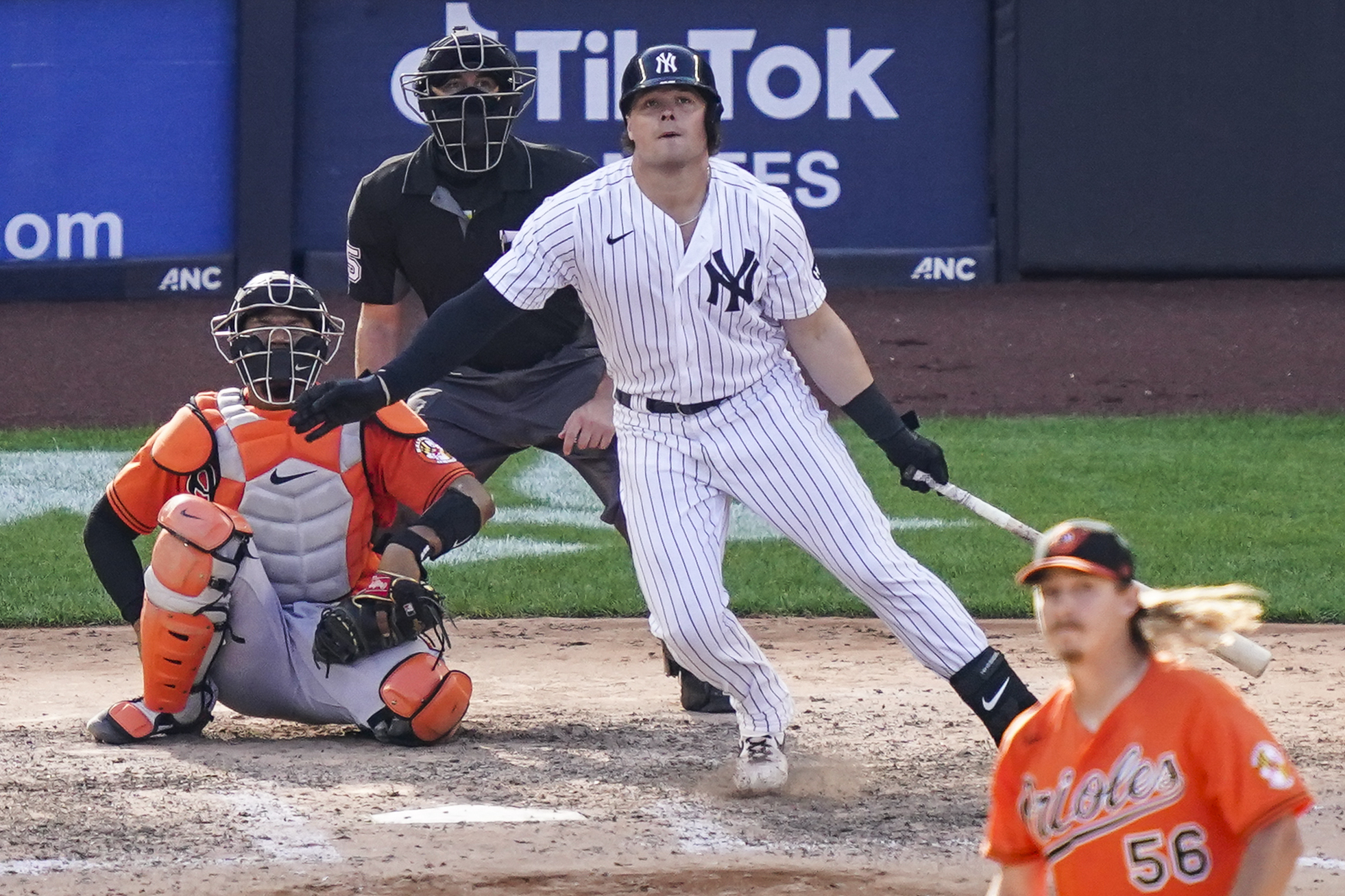 Luke Voit debuts for Cards, get hit by pitch