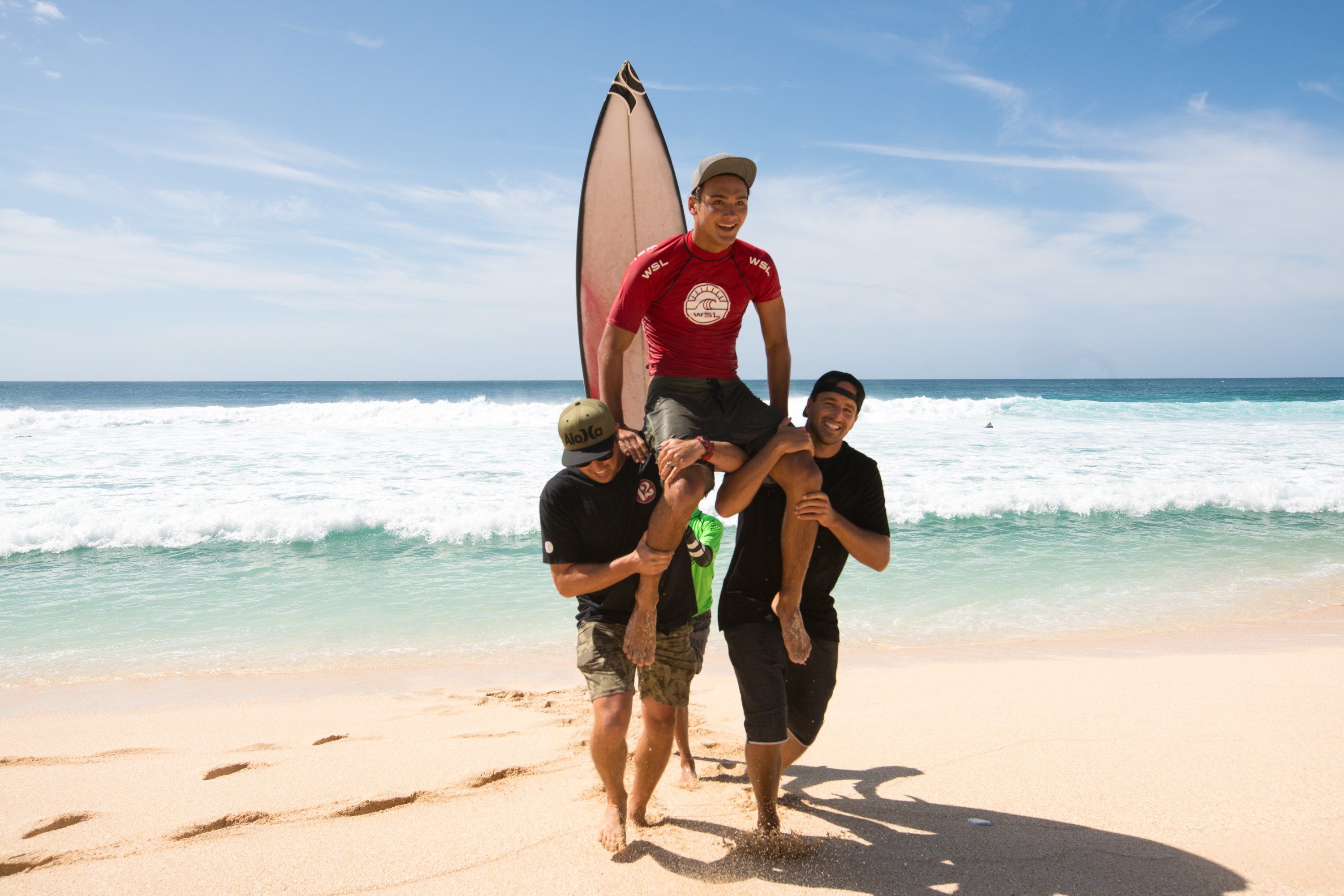 Hawaii's Barron Mamiya wins first career Championship Tour event at Sunset  Beach to become top ranked surfer in the world