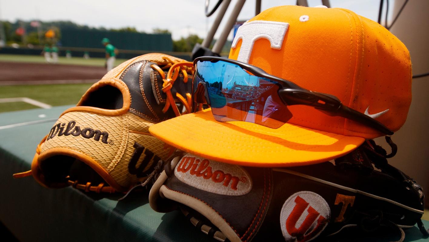 Tennessee ranked No. 1 for first time ever by D1Baseball, Baseball America