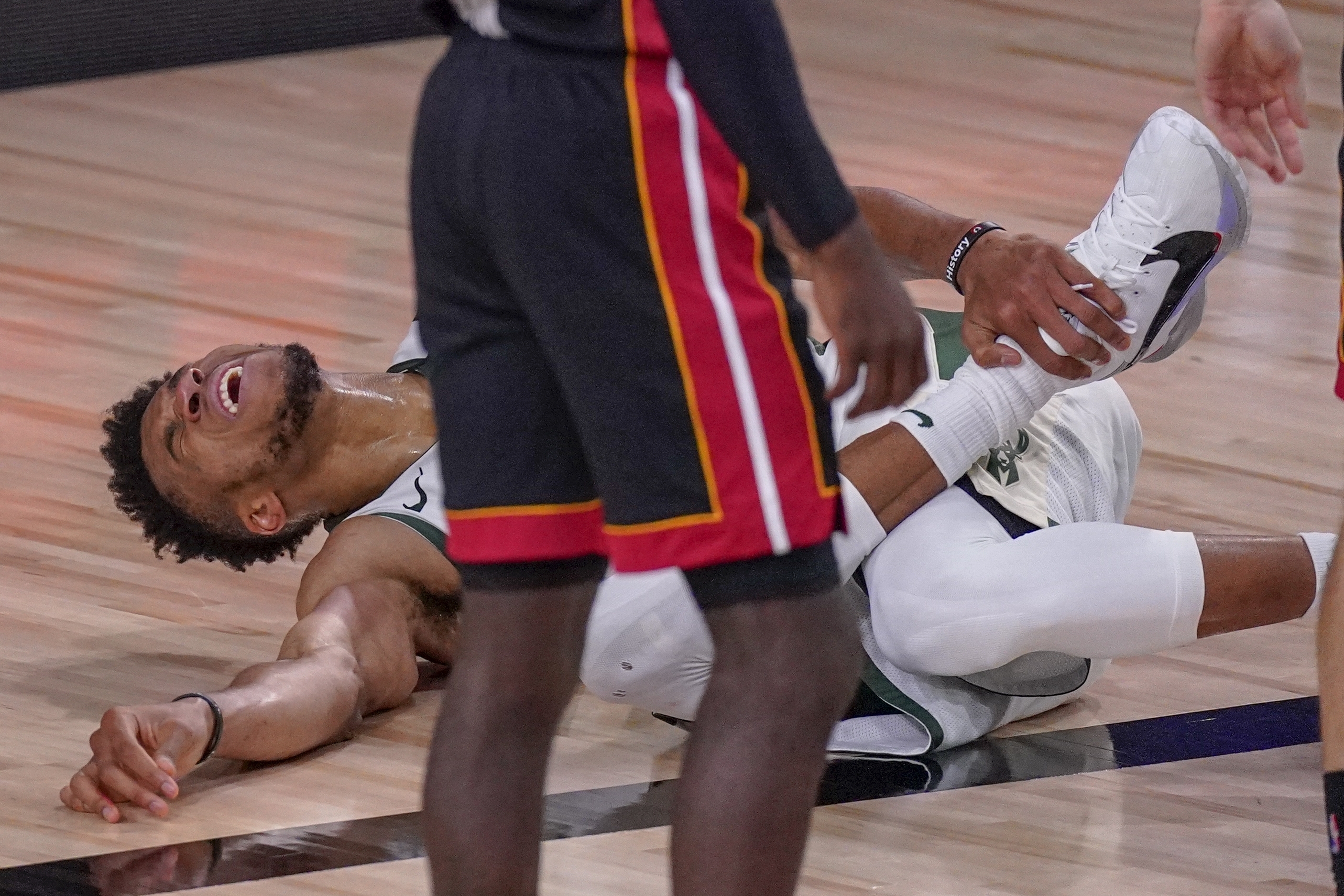 Bucks' Antetokounmpo (knee) out for Game 5 of Eastern finals