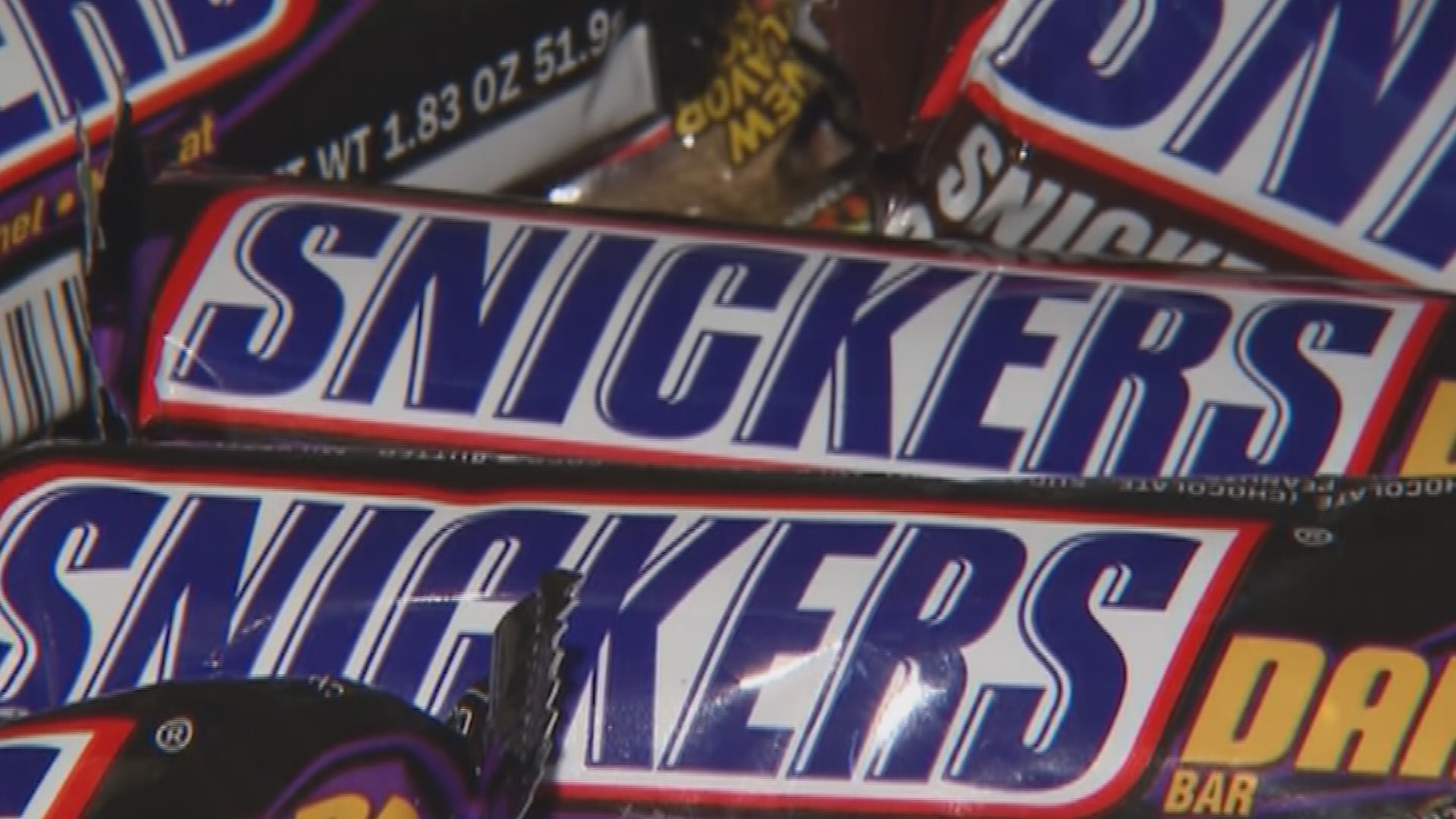 Free candy alert: Snickers is giving away 1 million free fun size bars