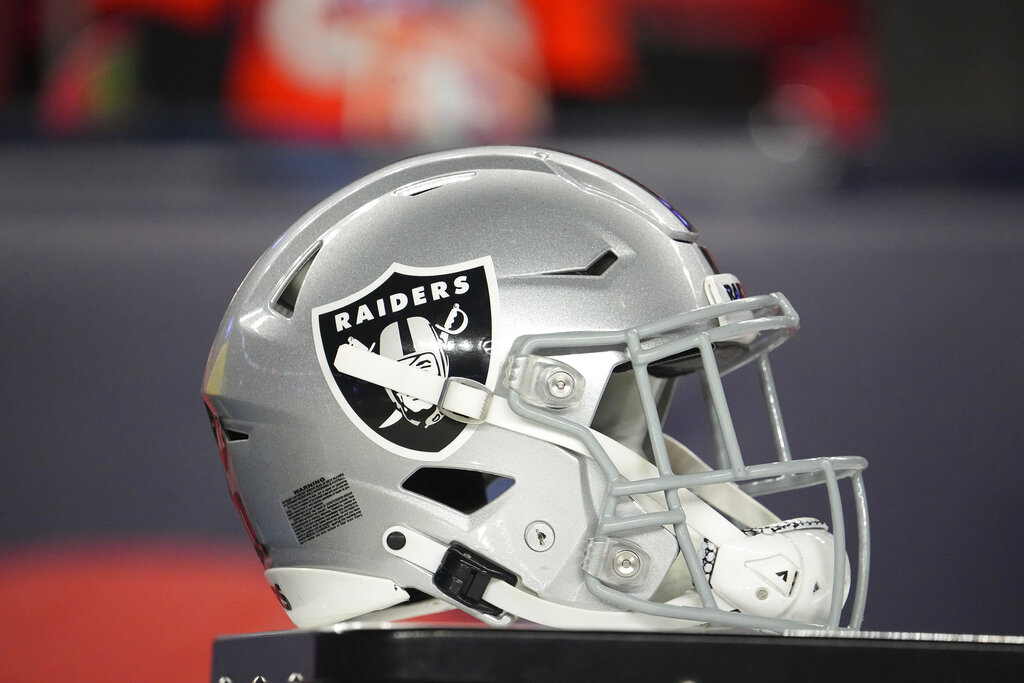 How Raiders, other NFL teams prepare for in-game medical emergencies