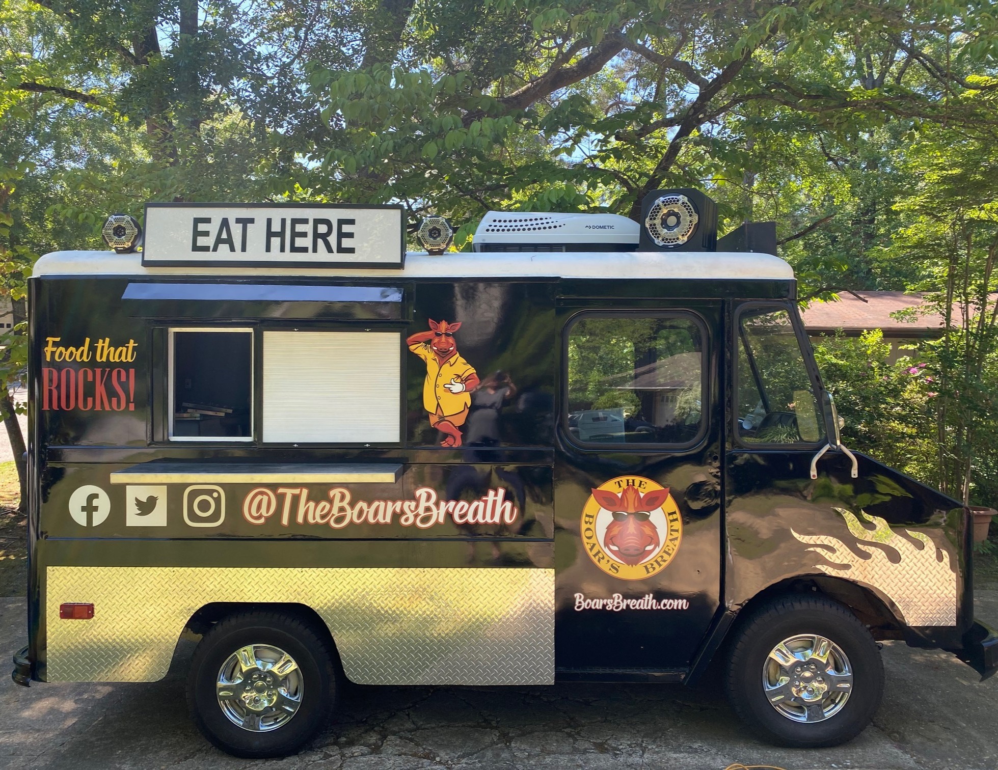 TouristSecrets - 7 Best Food Trucks You Must Try in Los Angeles, California
