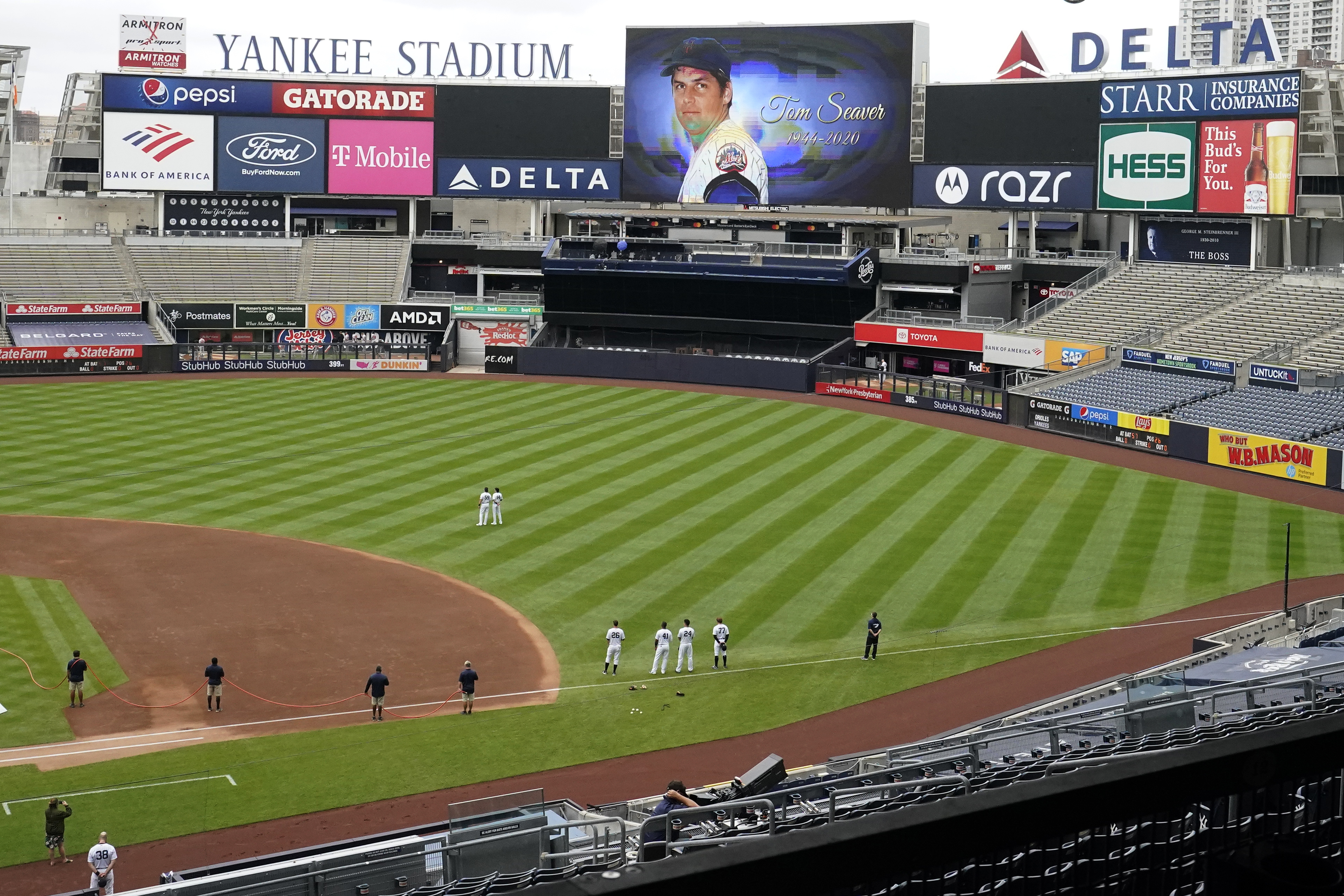Yankees, Mets allowed to start seasons with 20% capacity