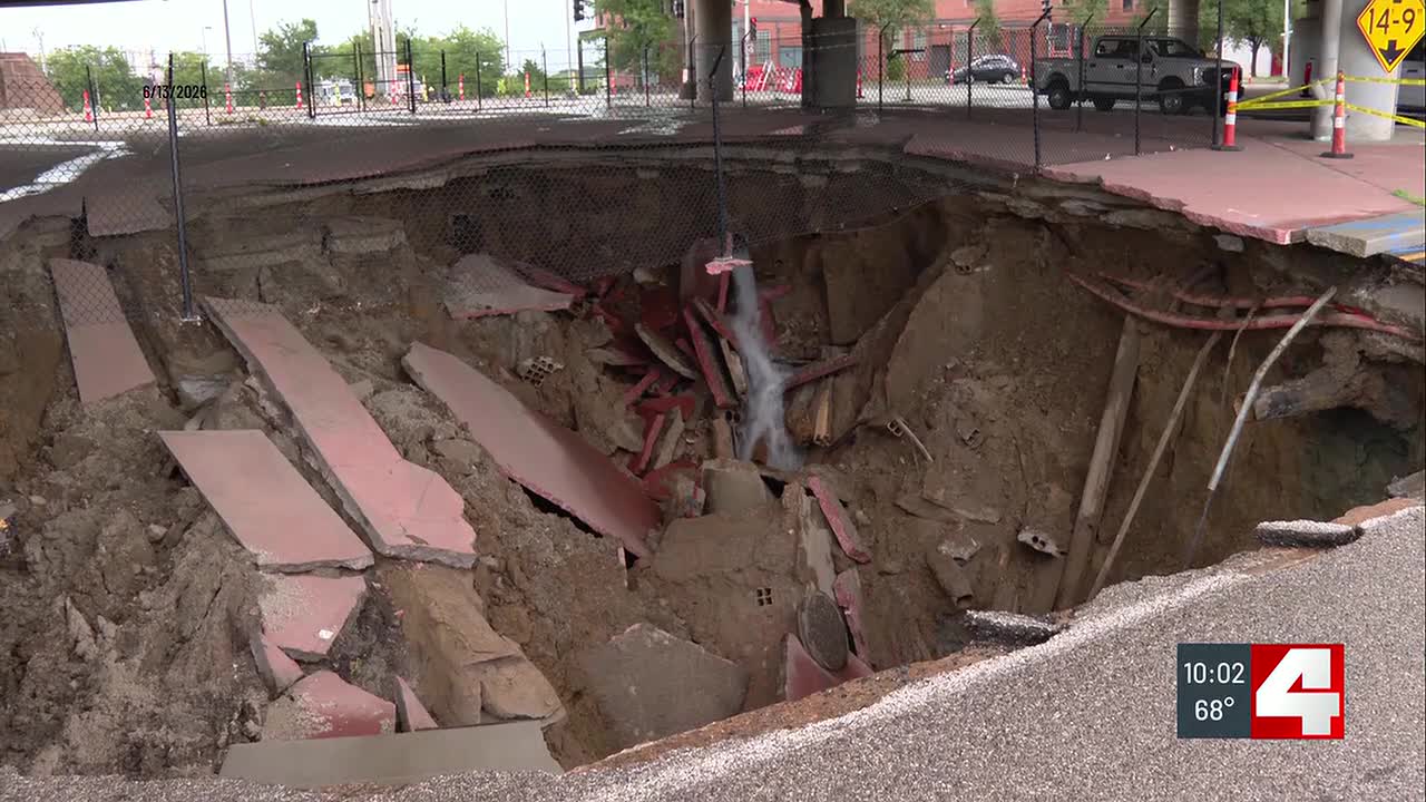 I-44 shutdown snarls commutes as sinkhole repair crews widen