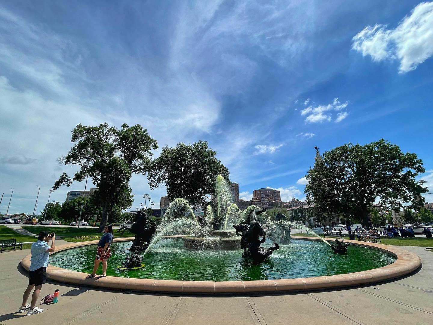 City of Fountains is turning blue for Royals