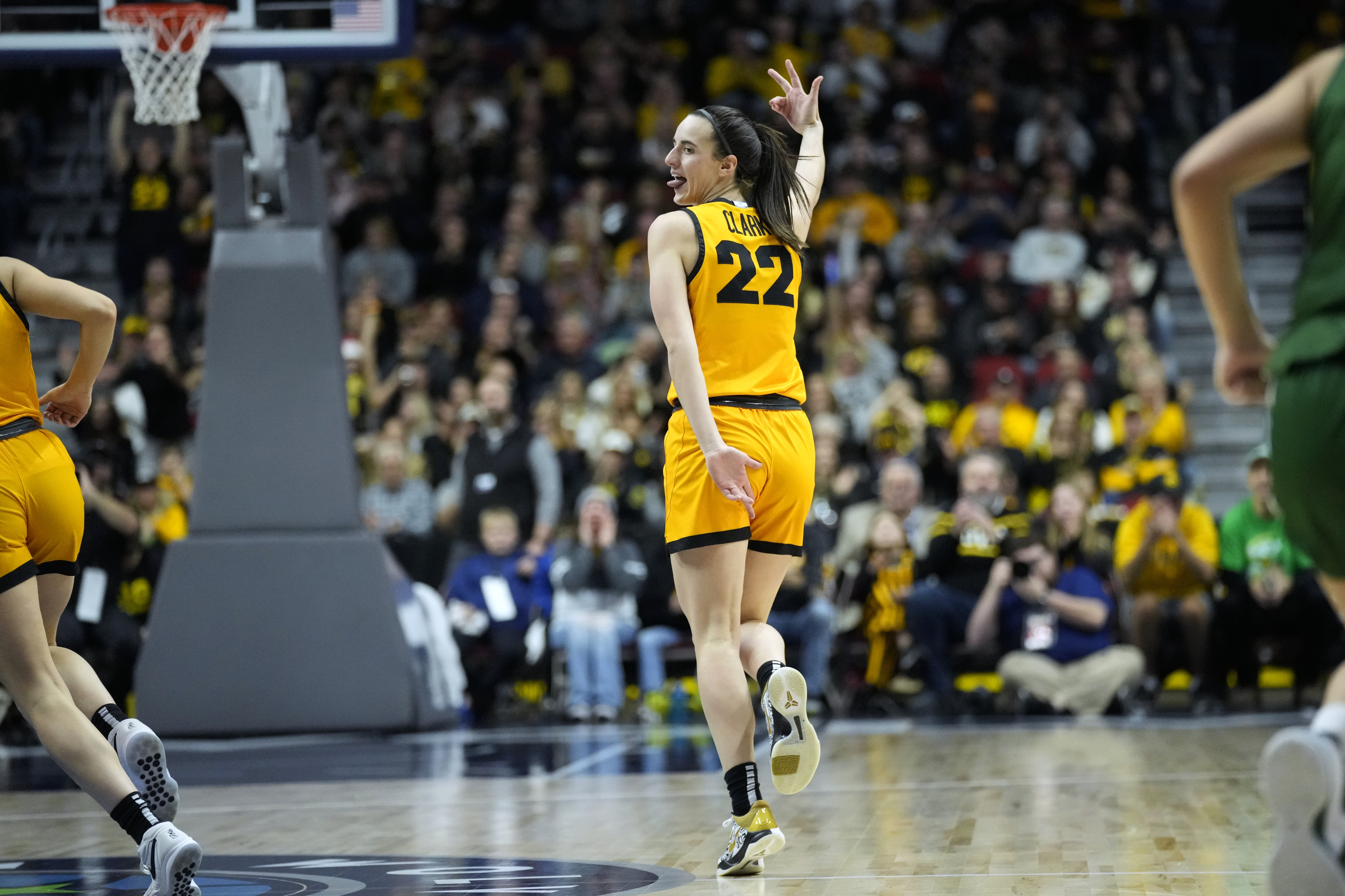 Caitlin Clark's 38 points leads No. 4 Iowa over Cleveland State 104-75