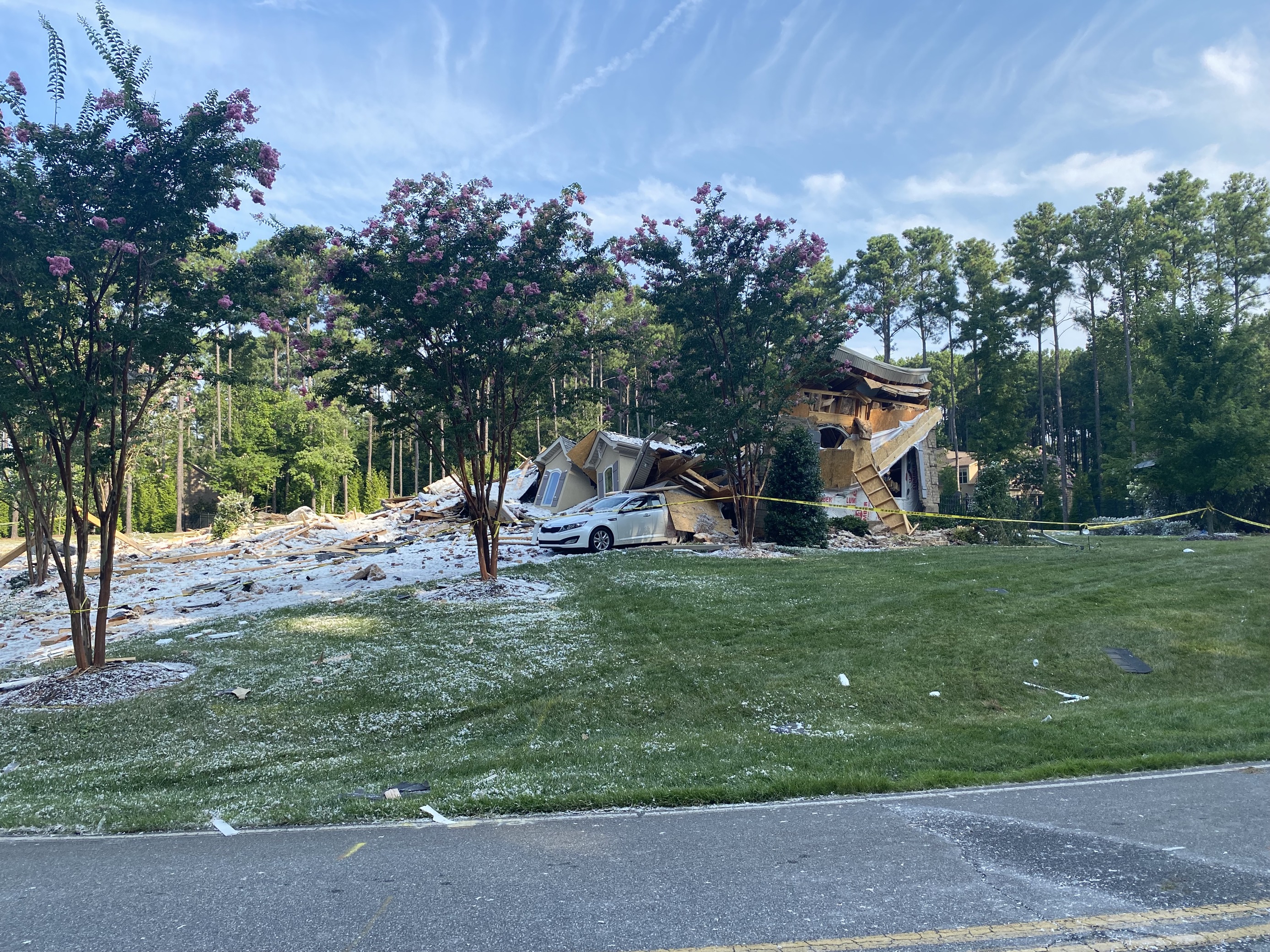 Tennessee Titans player Caleb Farley's father dies in massive home  explosion - ABC News