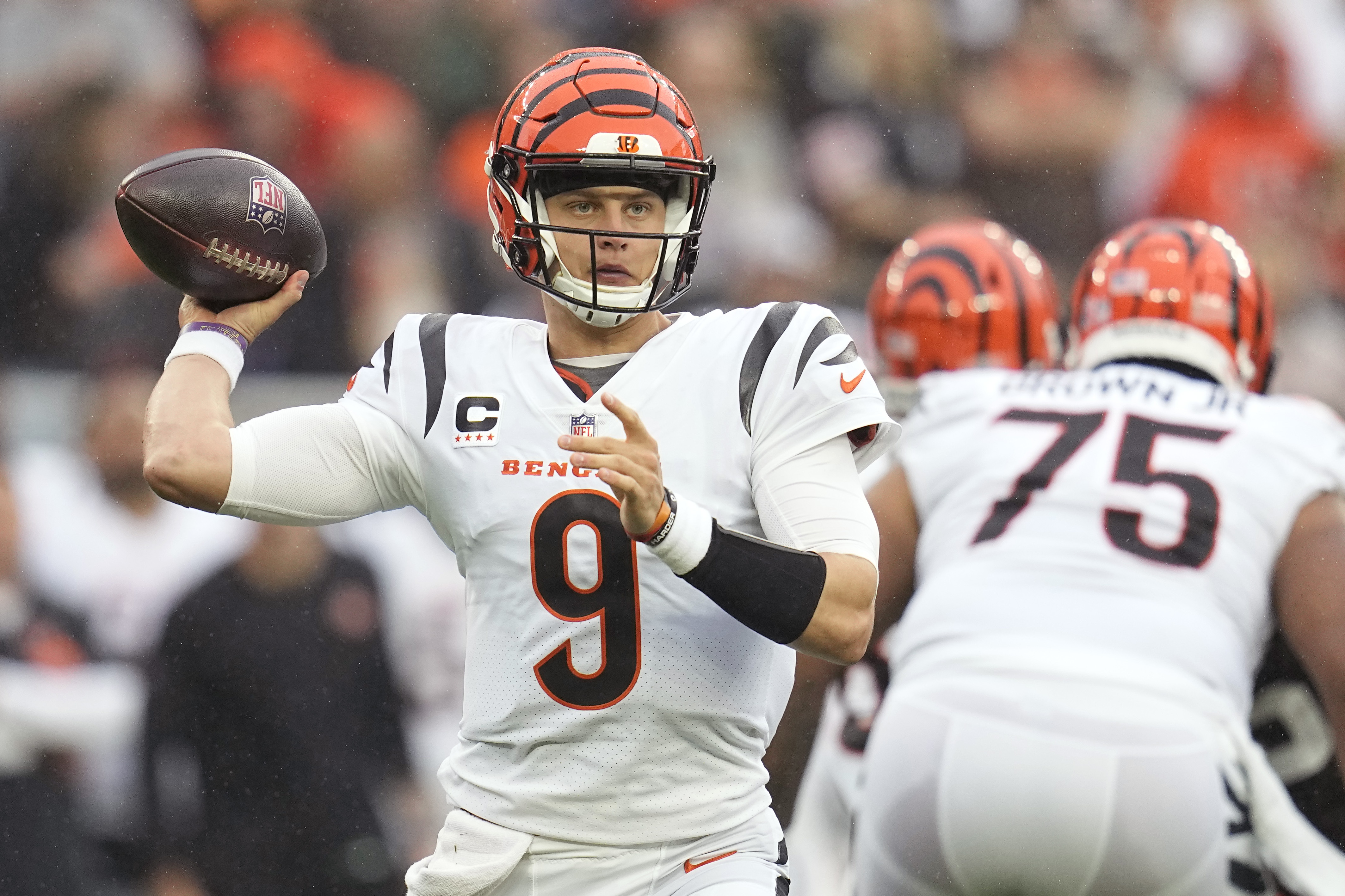 Cleveland Browns quarterback Deshaun Watson (4) throws in the fourth  quarter during a Week 14 NFL game against the Cincinnati Bengals, Sunday,  Dec. 11, 2022 - Sports Mole