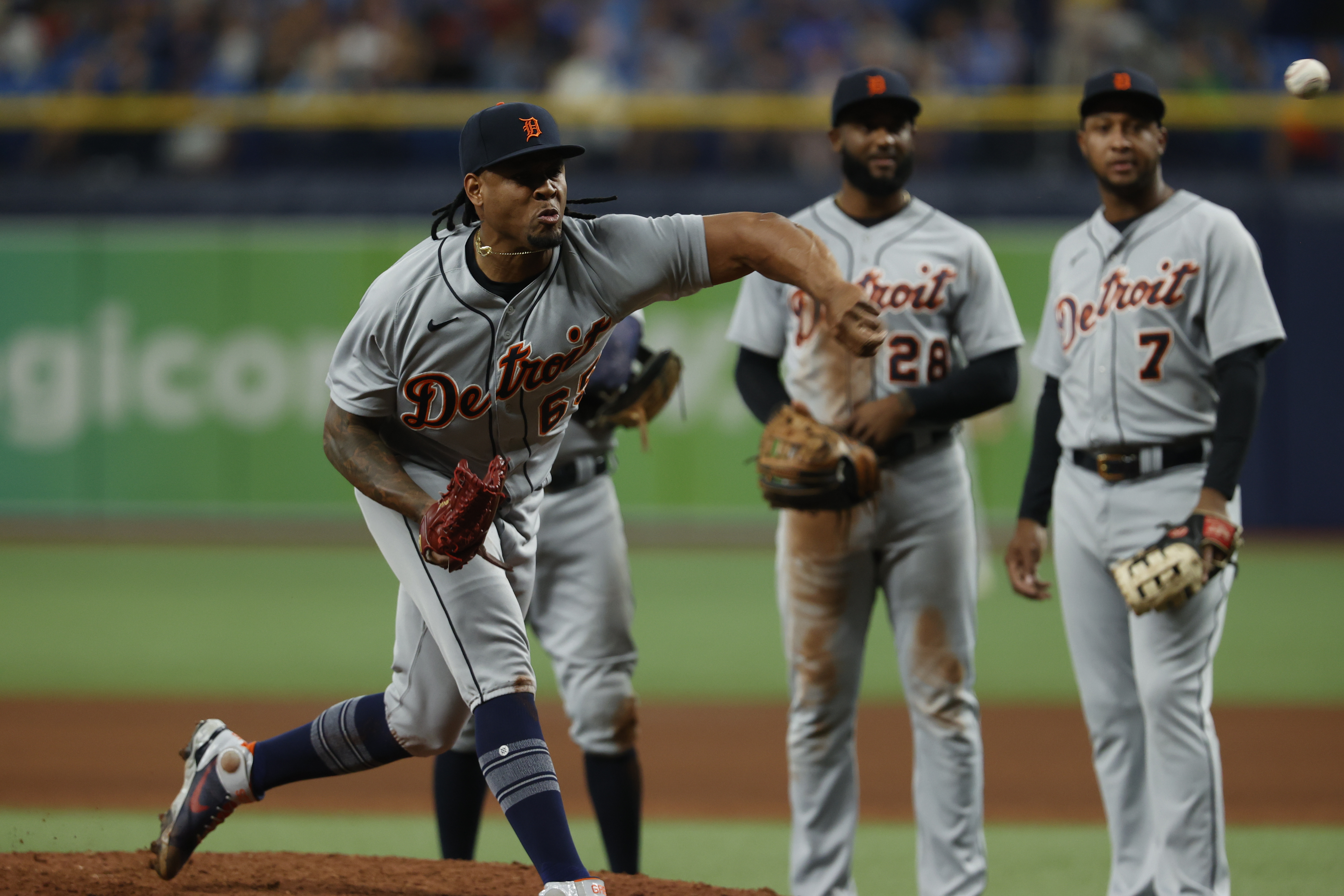 Phillips homers in 10th as Rays rally to beat Tigers 7-4