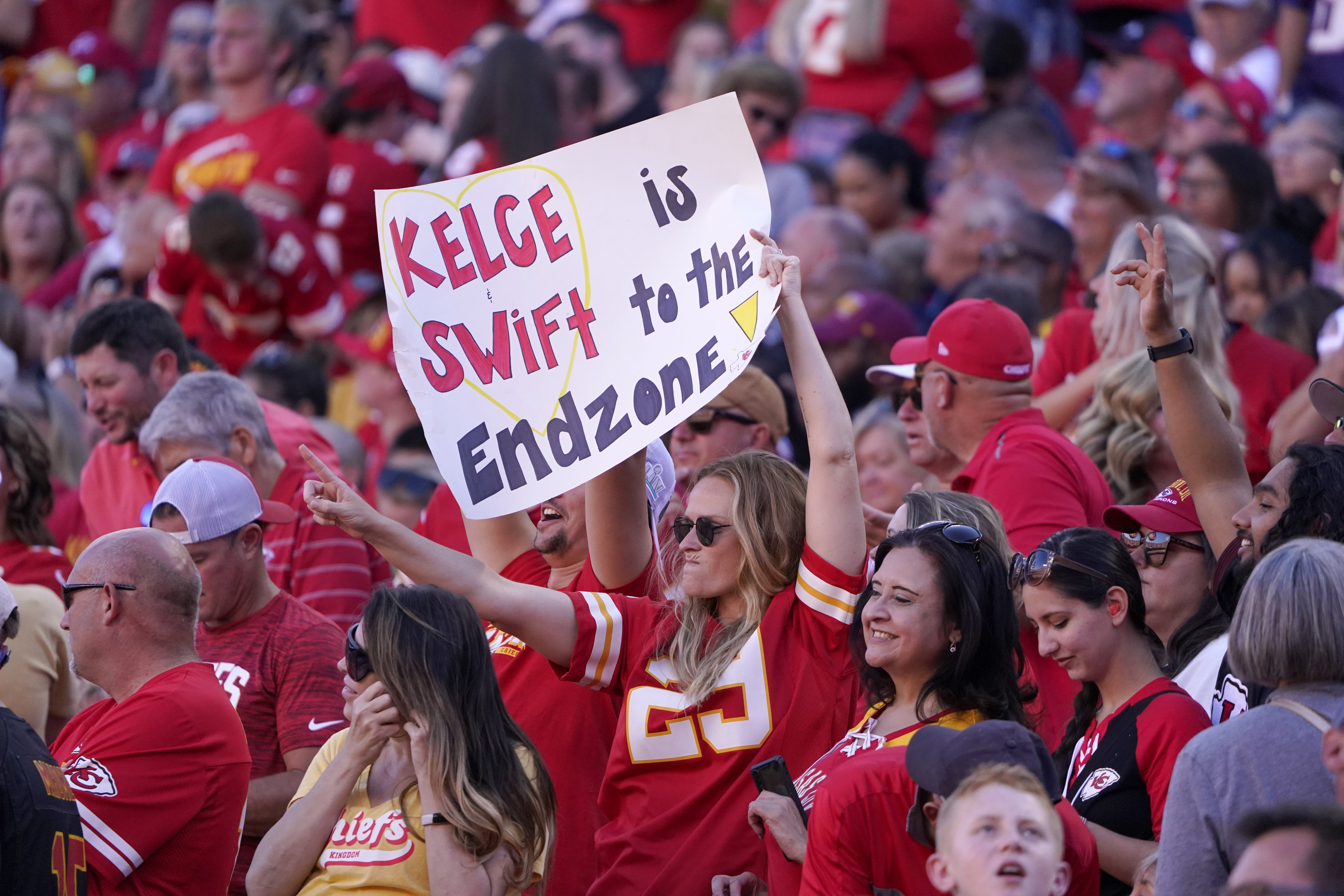 Chiefs vs. Jets highlights: Kansas City wins 23-20 as Taylor Swift cheers  on Travis Kelce