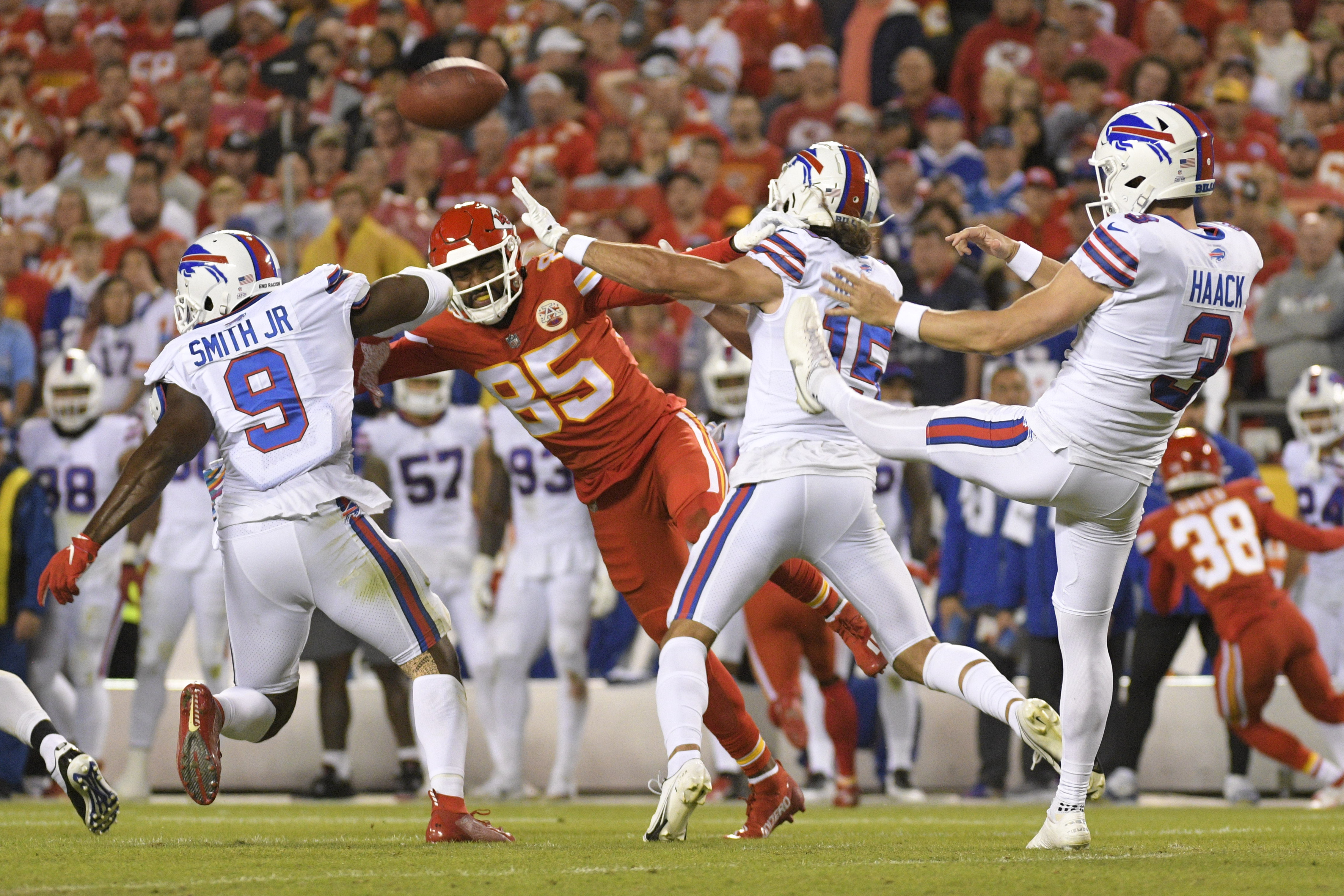 Allen, Bills beat Chiefs 38-20 in AFC title game rematch