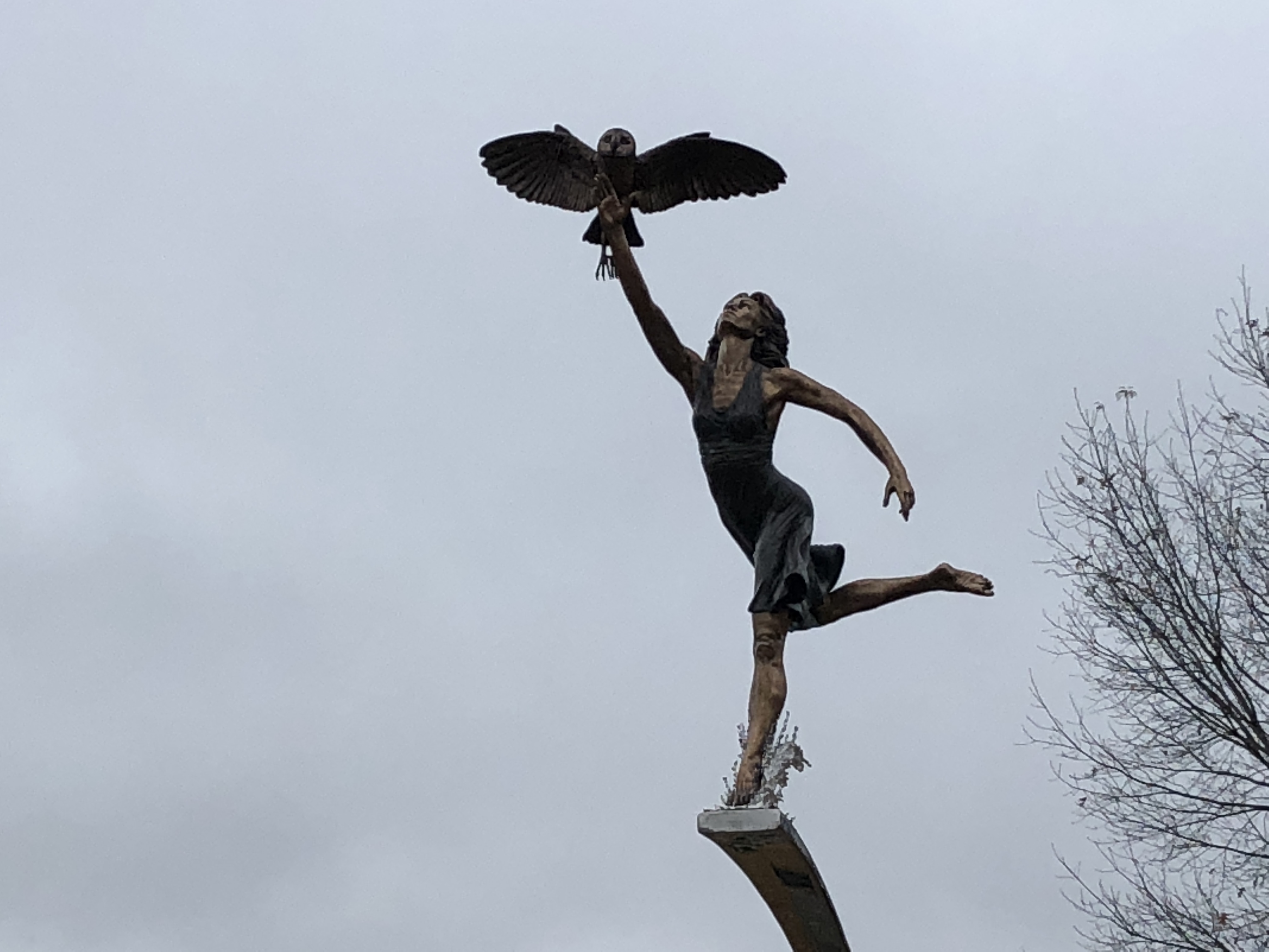 New sculpture celebrates man's best friend, on the northern Riverwalk