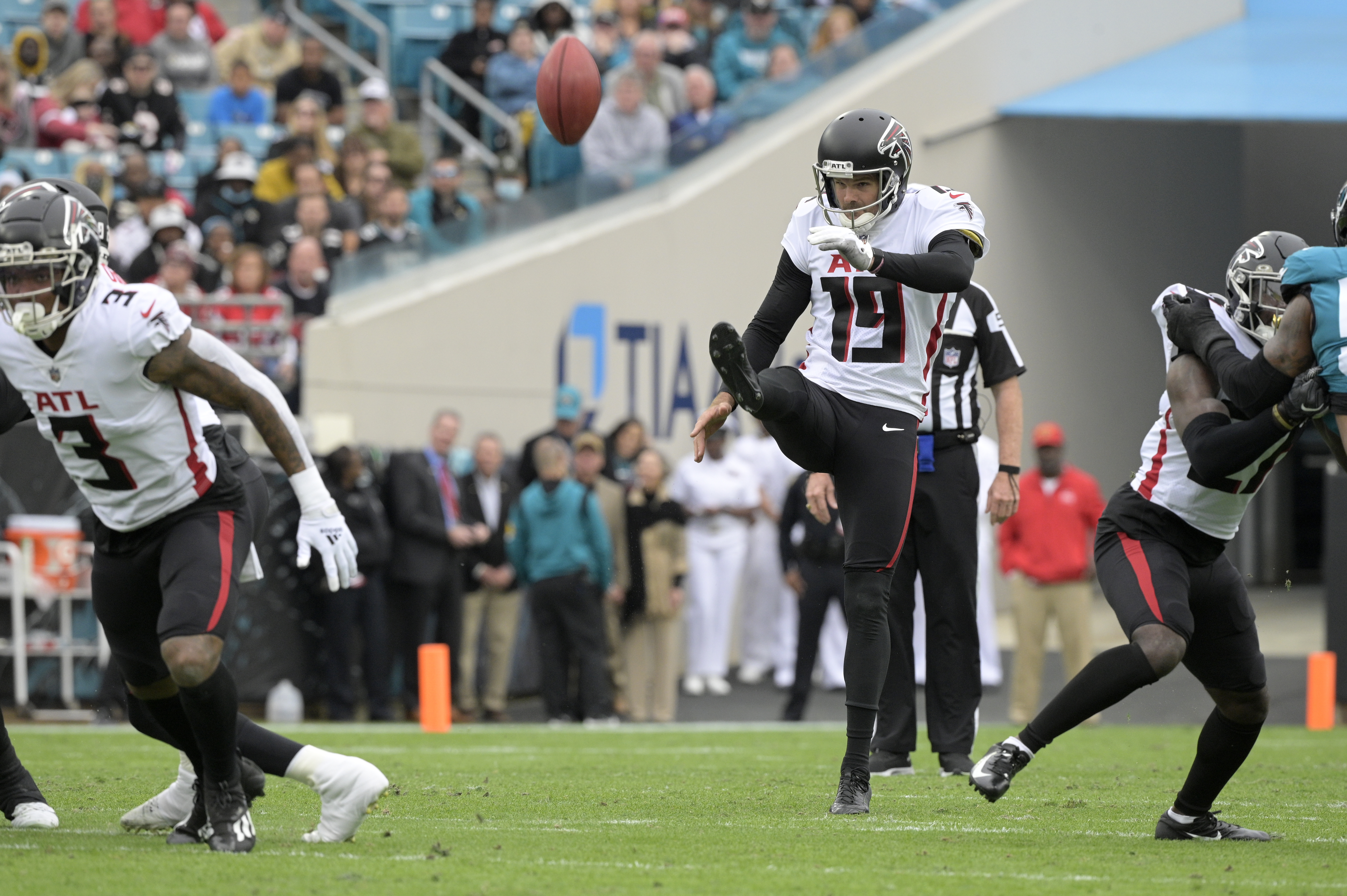 Falcons prep for first road test in Detroit