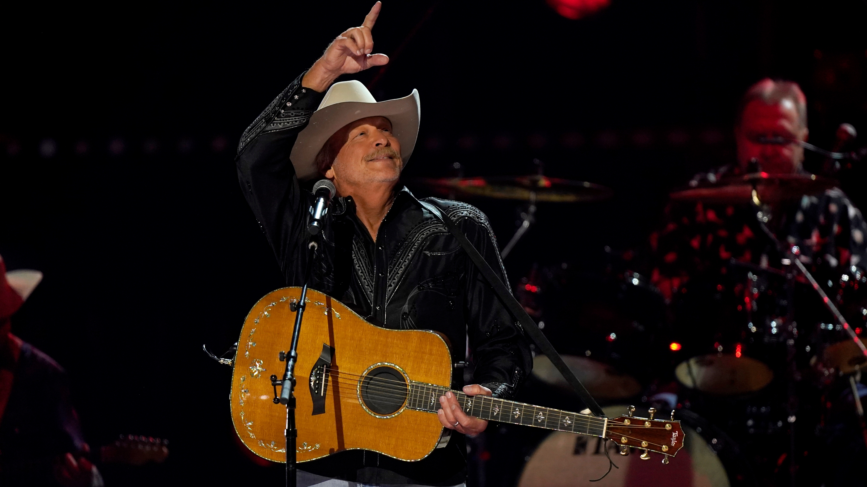 Alan Jackson 2025 Tour Image - Exciting Concert Atmosphere